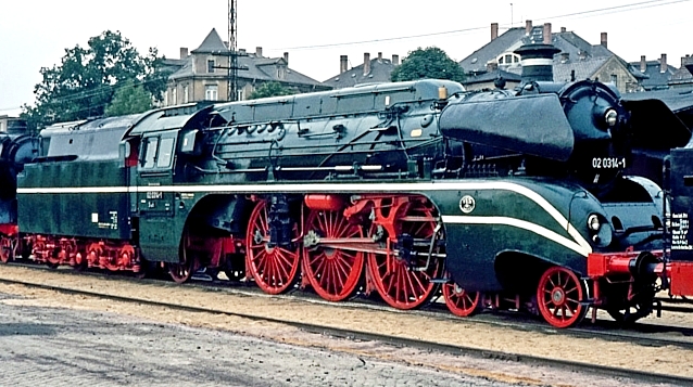 Spur-1 BR 02 314-1 Dampflok DR/GDR DCC Sound & Smoke 
