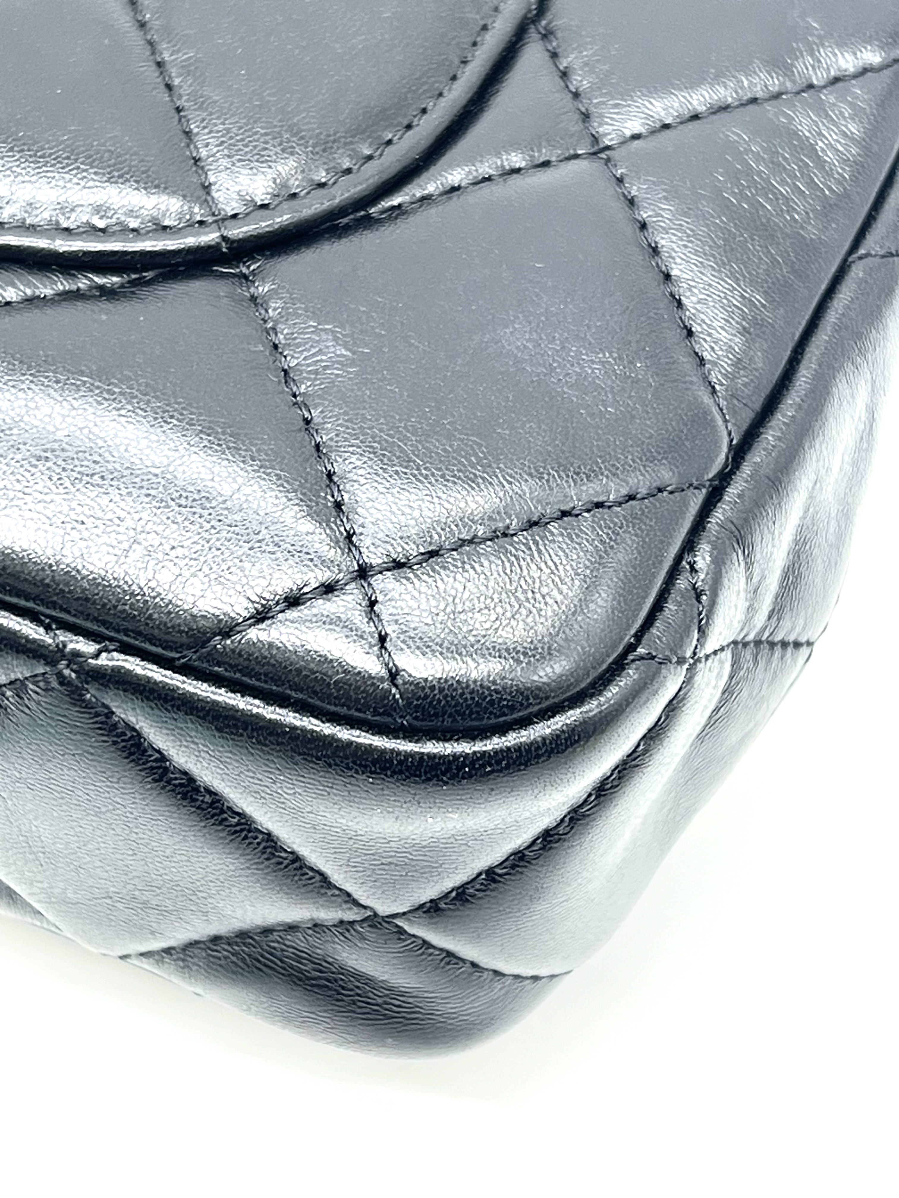 Pre-Owned CHANEL Flap Bag / Product Code: 26042219