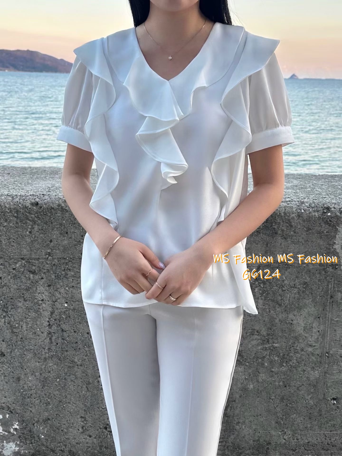 G6124 韓國🇰🇷V領ruffle top