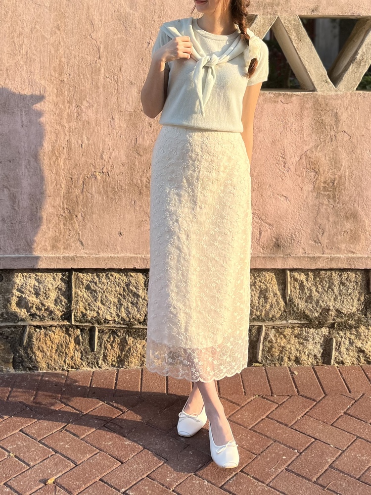 Blossom Embroidery Skirt (Cream)