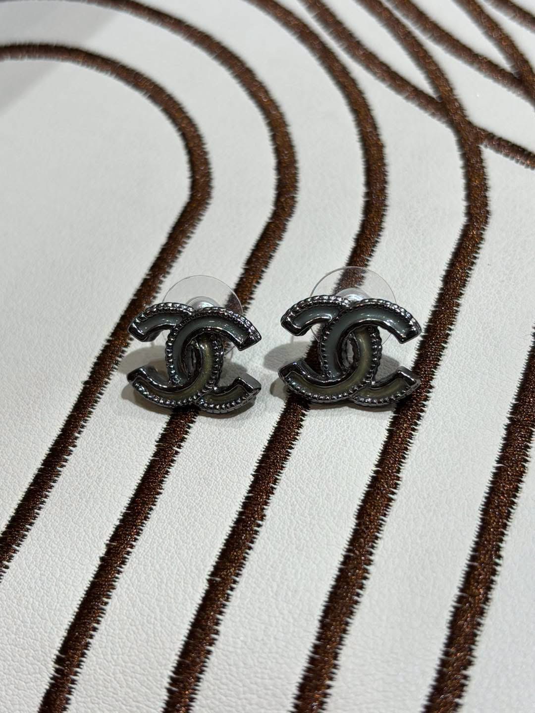 Chanel earrings   100%Authentic, 95%New