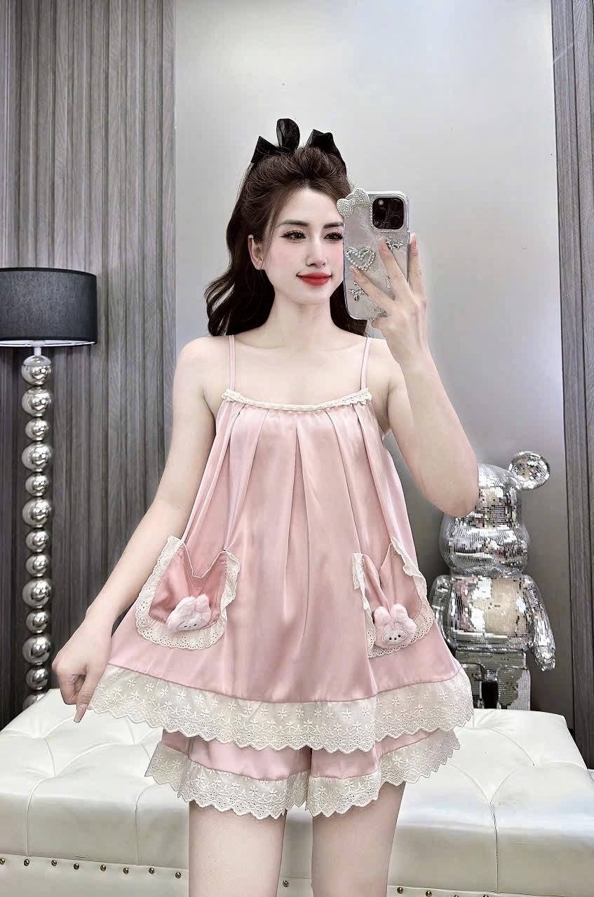 緞面蕾絲邊兔子口袋睡衣套裝