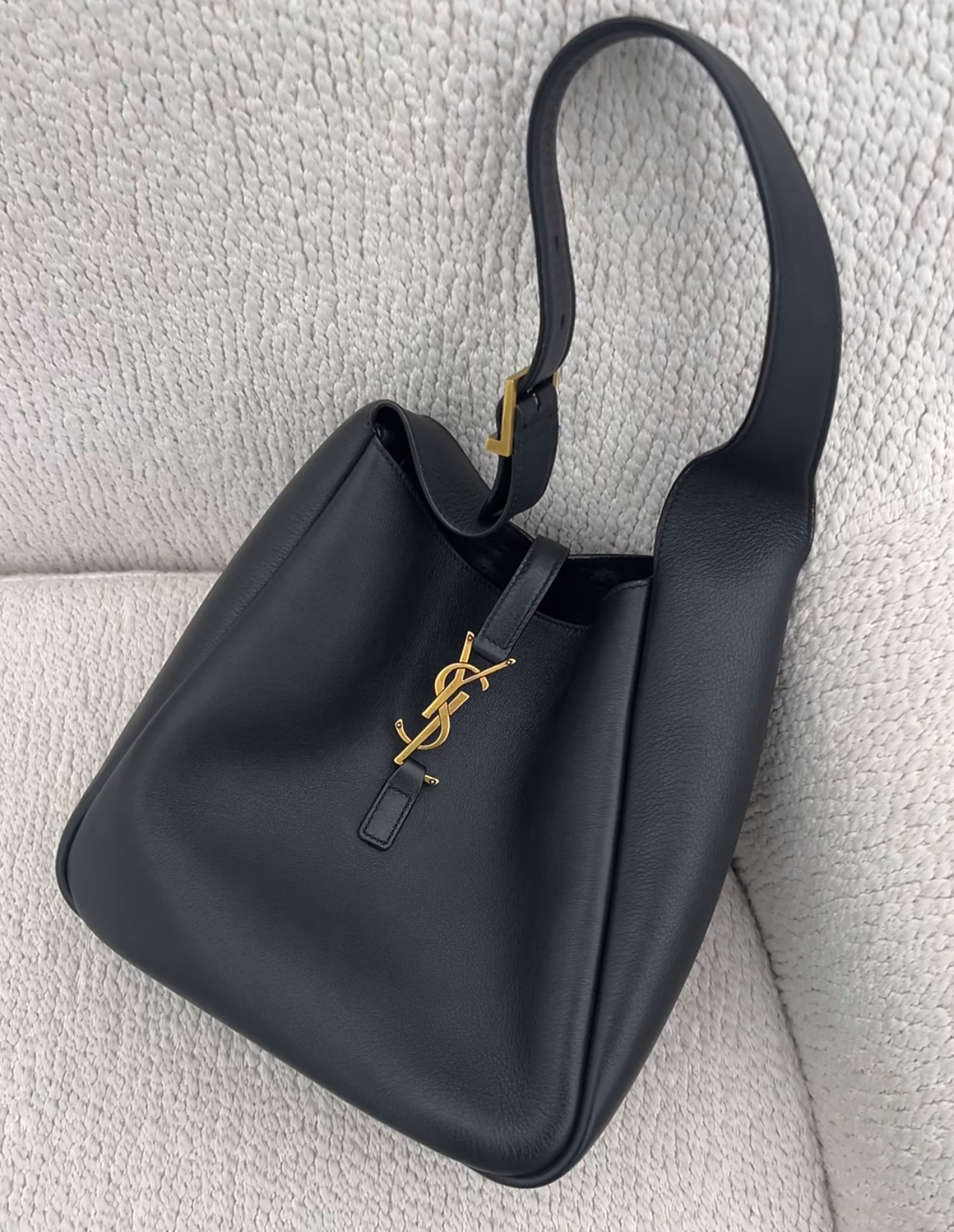 訂貨📮 Saint Laurent LE 5 À 7 SUPPLE hobo Small size !