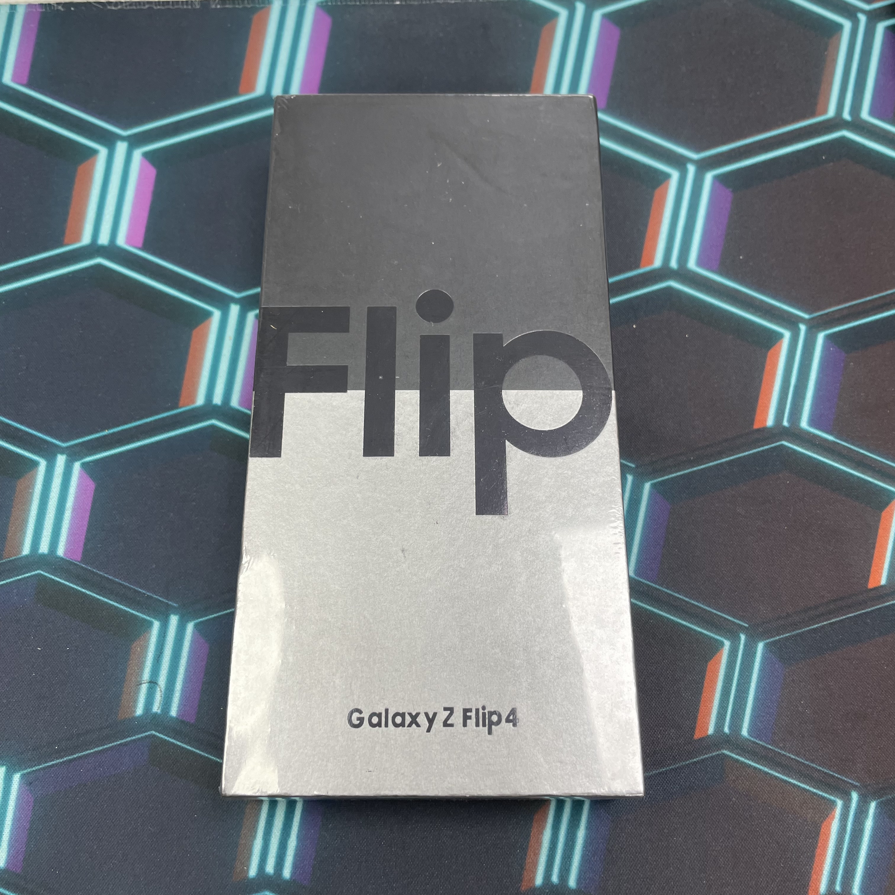 *6472 Galaxy Z Flip 4 全新原封 8+256GB 黑色 black
