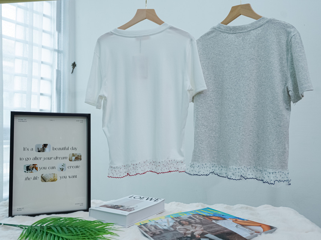 Embroidered Bow Tee with Lace Hem ‖ 蝴蝶结刺绣蕾丝拼接T恤 KR01774409