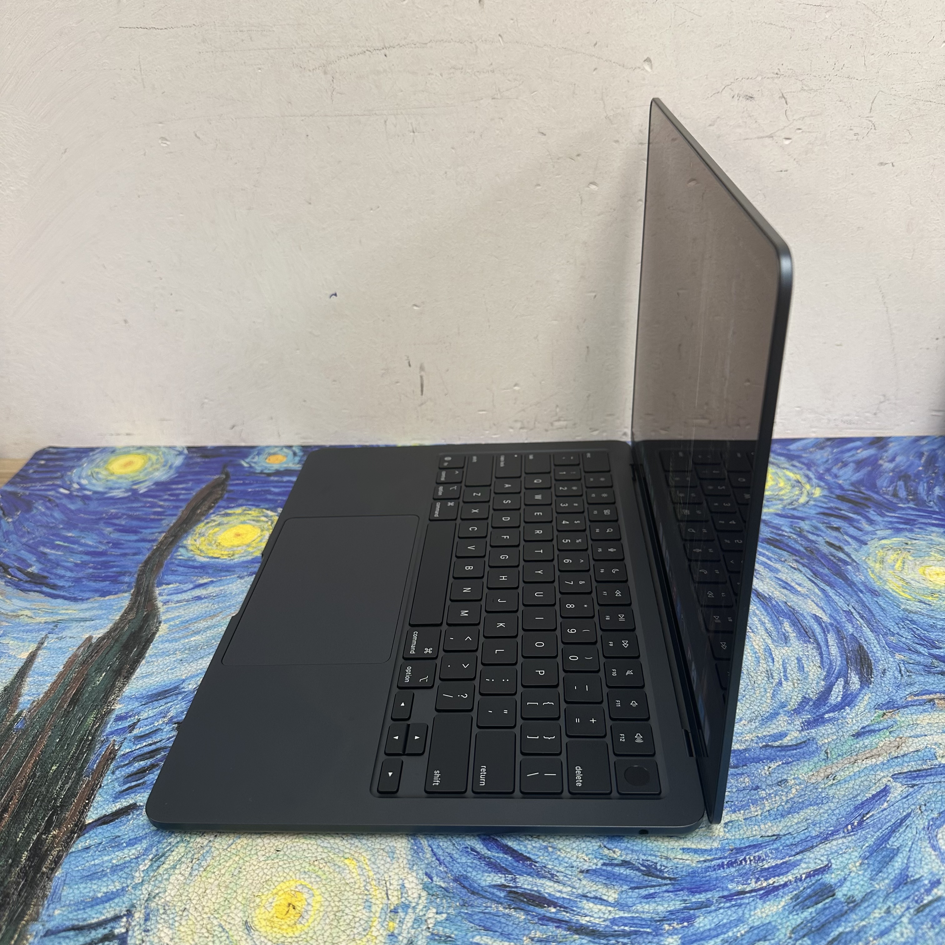 #5962 APPLE  MacBook Air M4 2025 M4 CPU/ 16GB Ram/256GB SSD/10核心GPU/Liquid Retina Mon/13吋/午夜藍/Gaming Laptop / Notebook / 超強續航能力/文書機 / 畫圖 / 剪片 / Movie / Netflix 