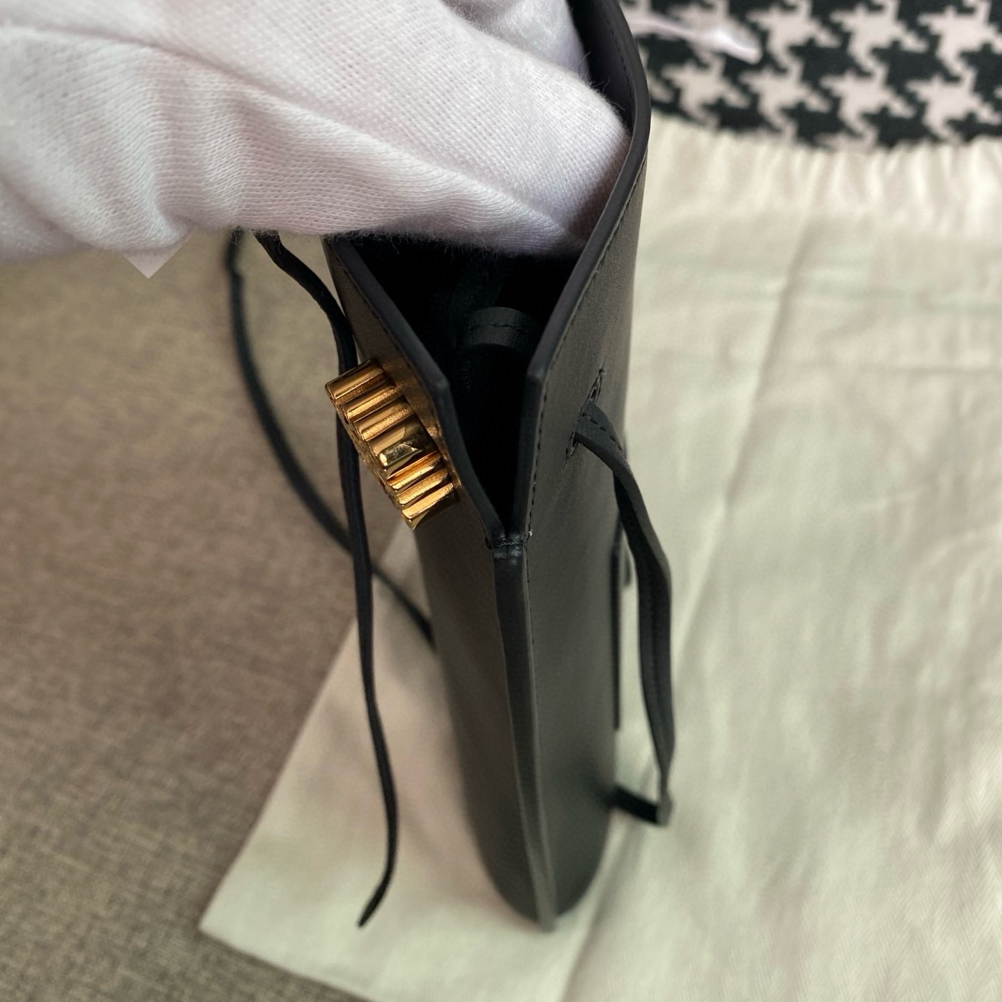 【預訂貨品】LOEWE黑色手機包