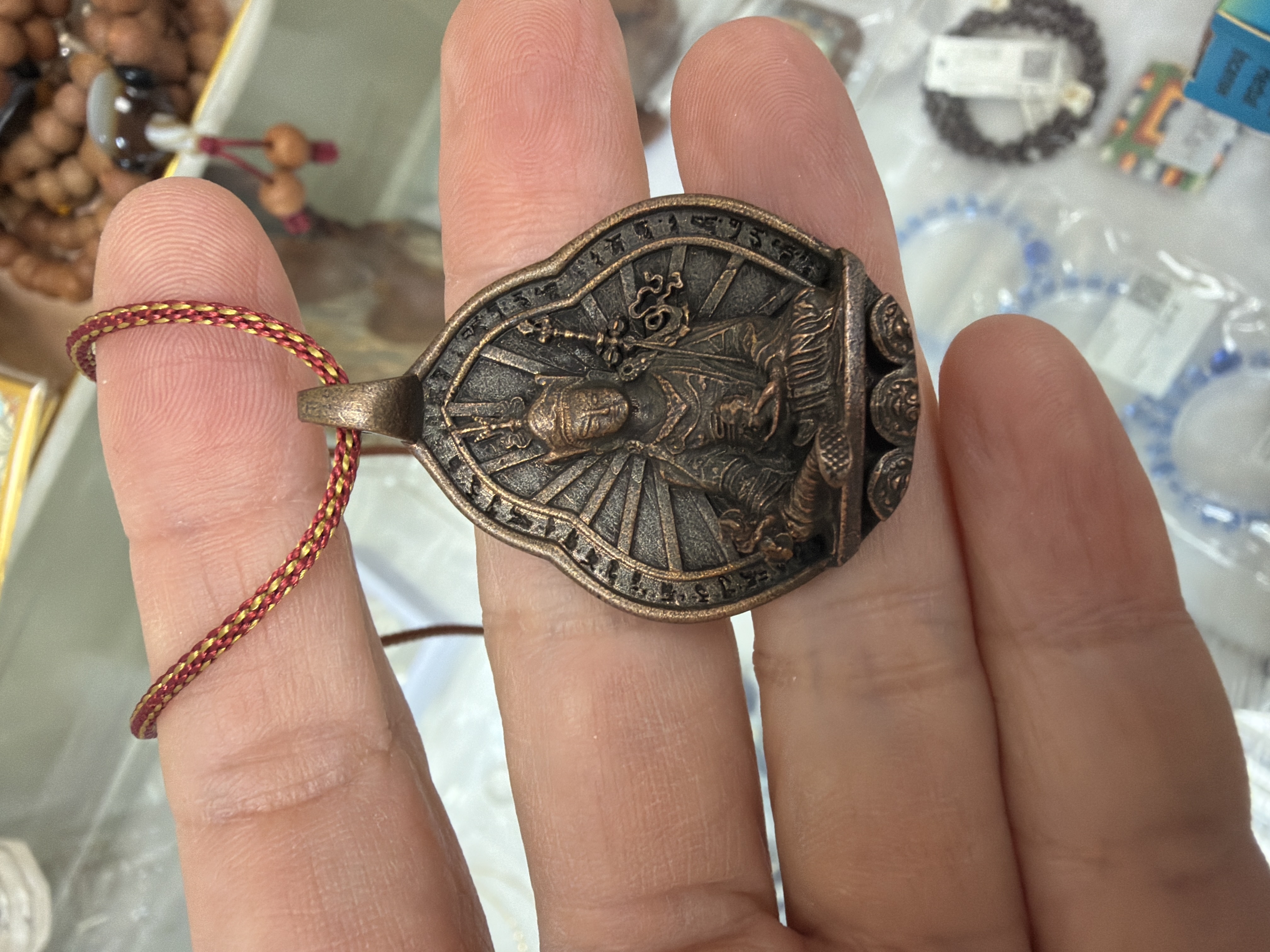 義賣品：都穆法王加持蓮師吊咀