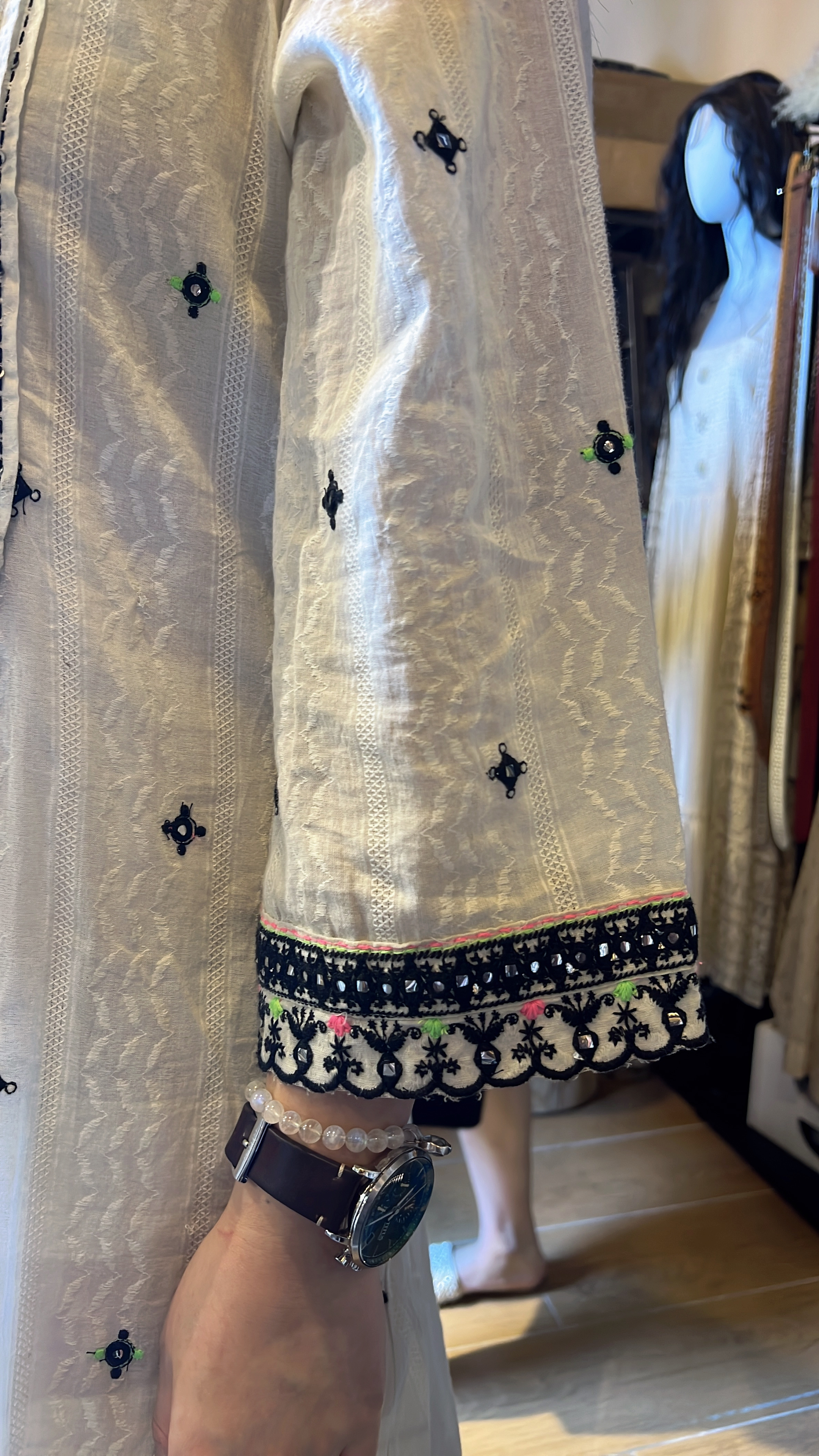 Milky White V-neck Pearl soso OP 43" #1058