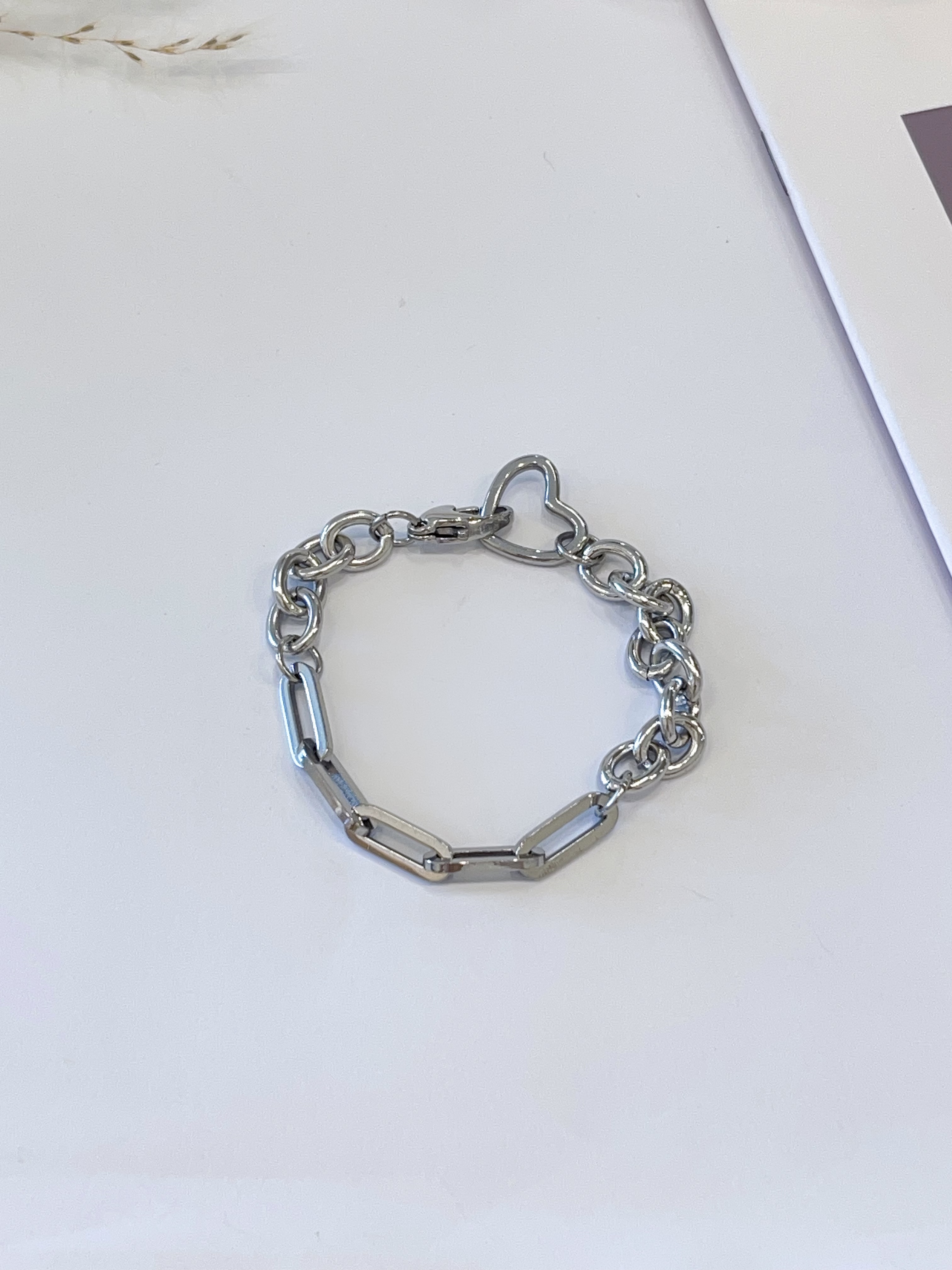 爱心扣设计钛钢手链