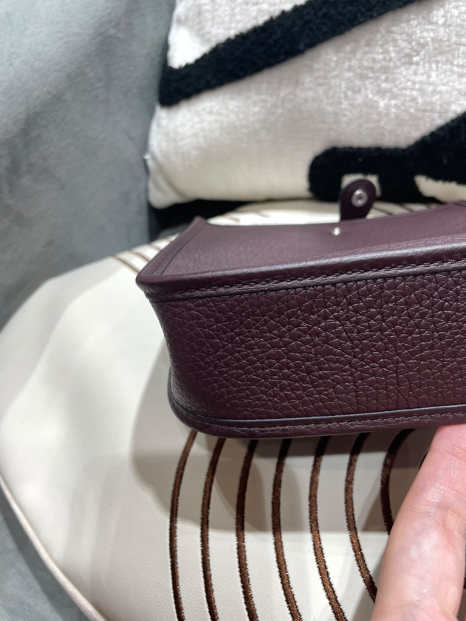 Hermes Mini Evelyne Stamp U 馬鞍紅編織帶 100%Authentic, 98%New ✅收據副本✅Dust bag 