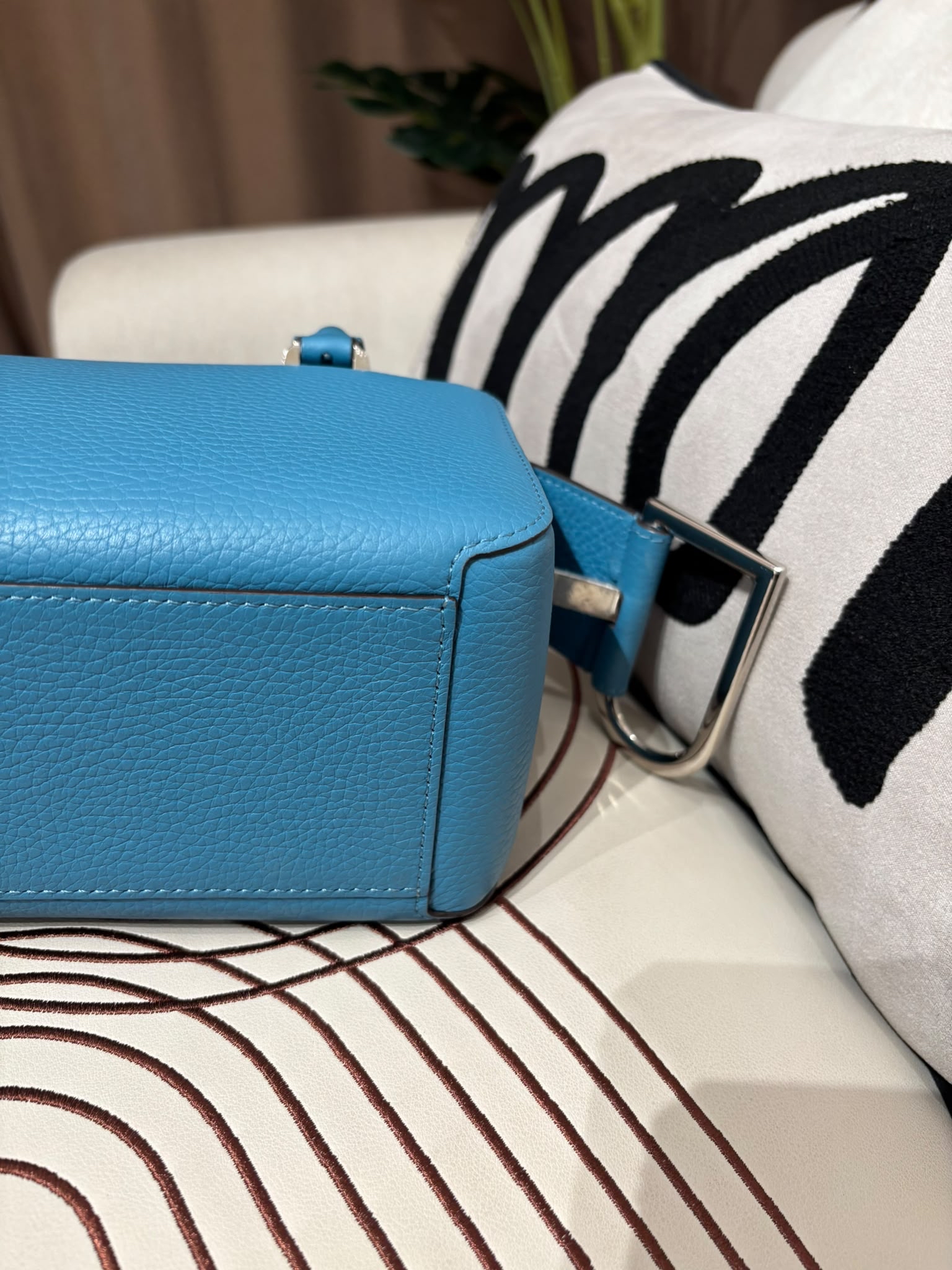 Delvaux Cool box mini calfskin 21cm 2way bag 100%Authentic, 98%New ✅Dust bag