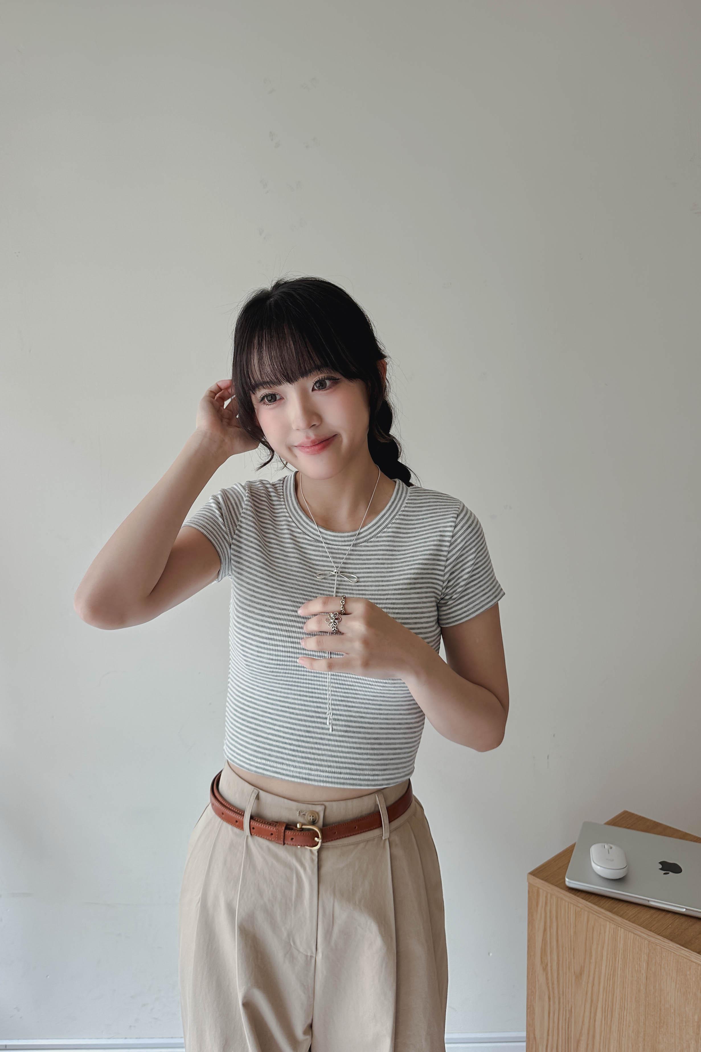 細件彈彈橫間Crop Top (三色入)