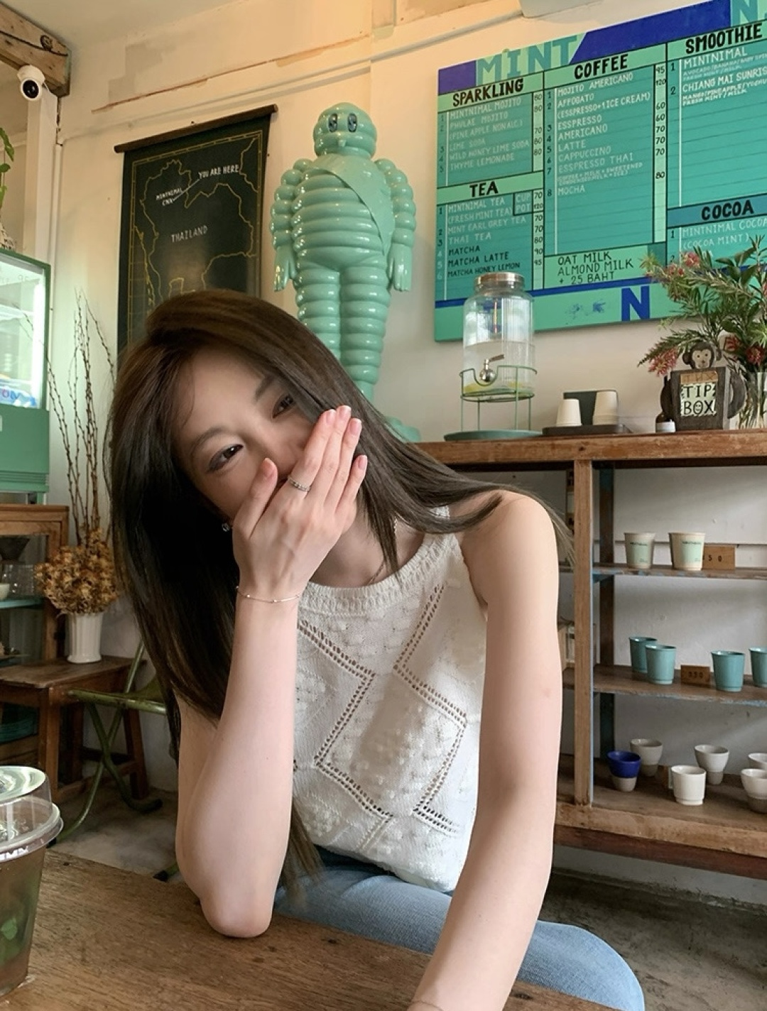 4394 针织挂脖上衣