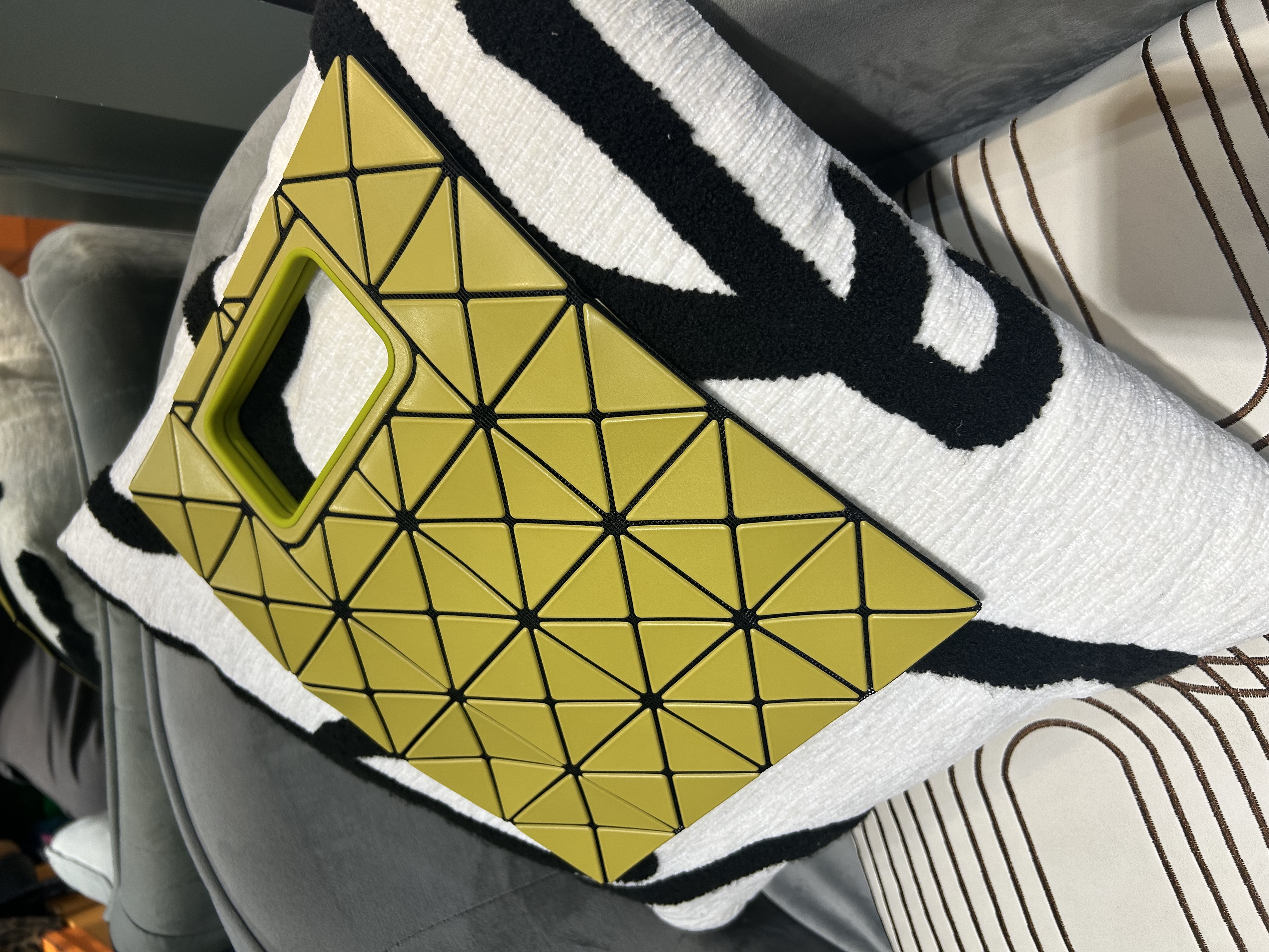 ISSEY MIYAKE BaoBao 4x5 Handbag matte yellow PVC BB33 手挽袋 100%Authentic, 99%New