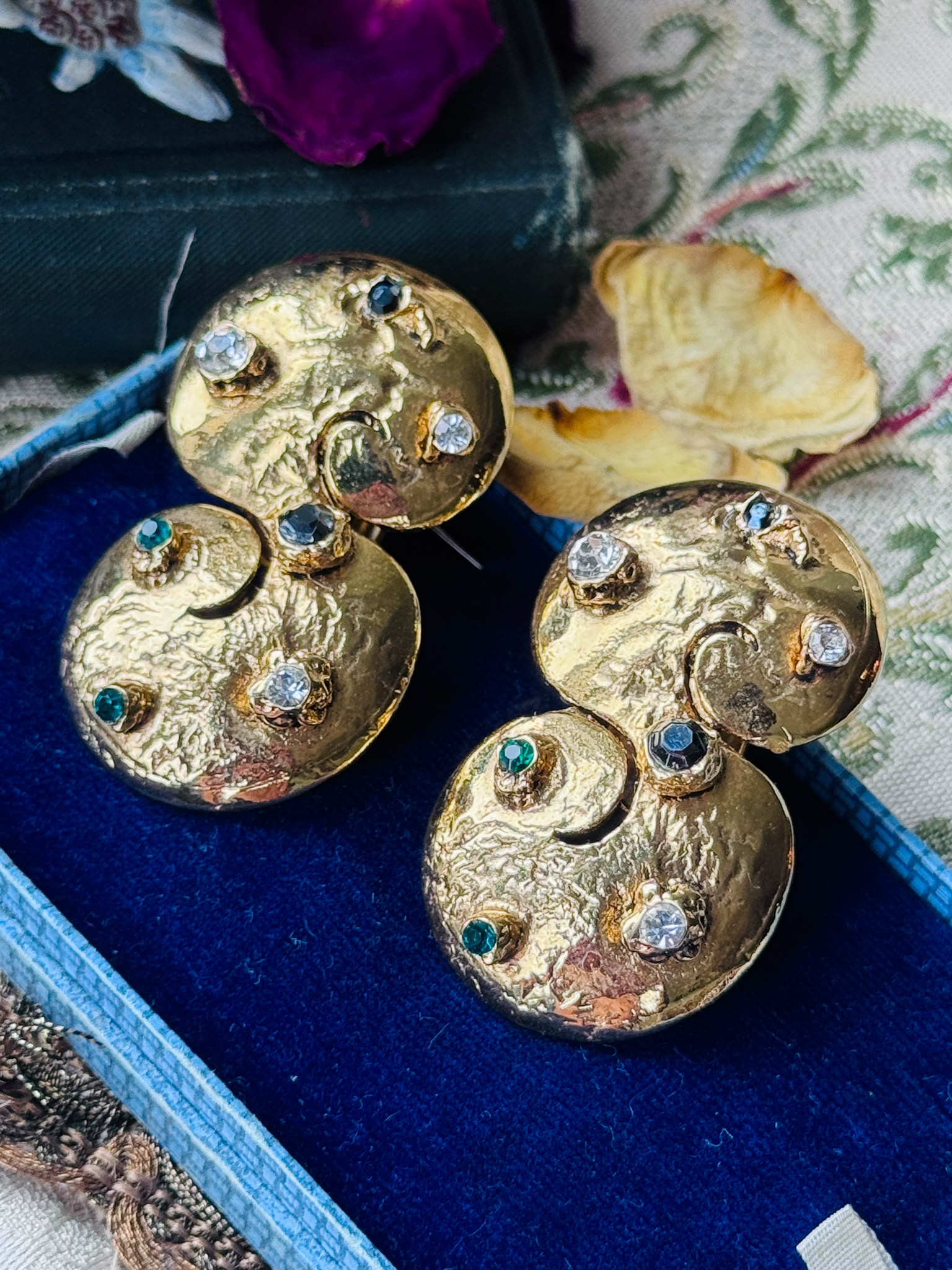 C.a. 1980s Handmade Artistic Statement Clip Earrings from Canada (MT2589-32)