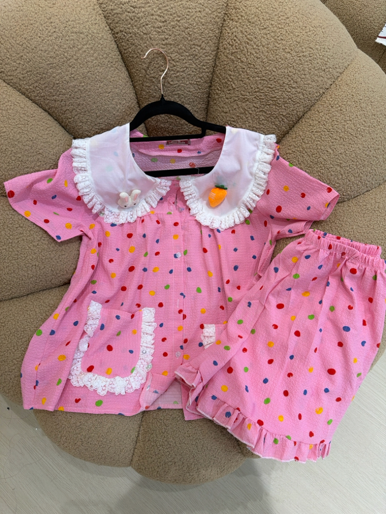 粉紅波點睡衣套裝