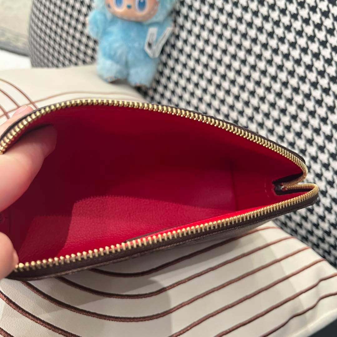 全新 Lv 化妝袋PM  100%Authentic, 全新未使用✅塵袋