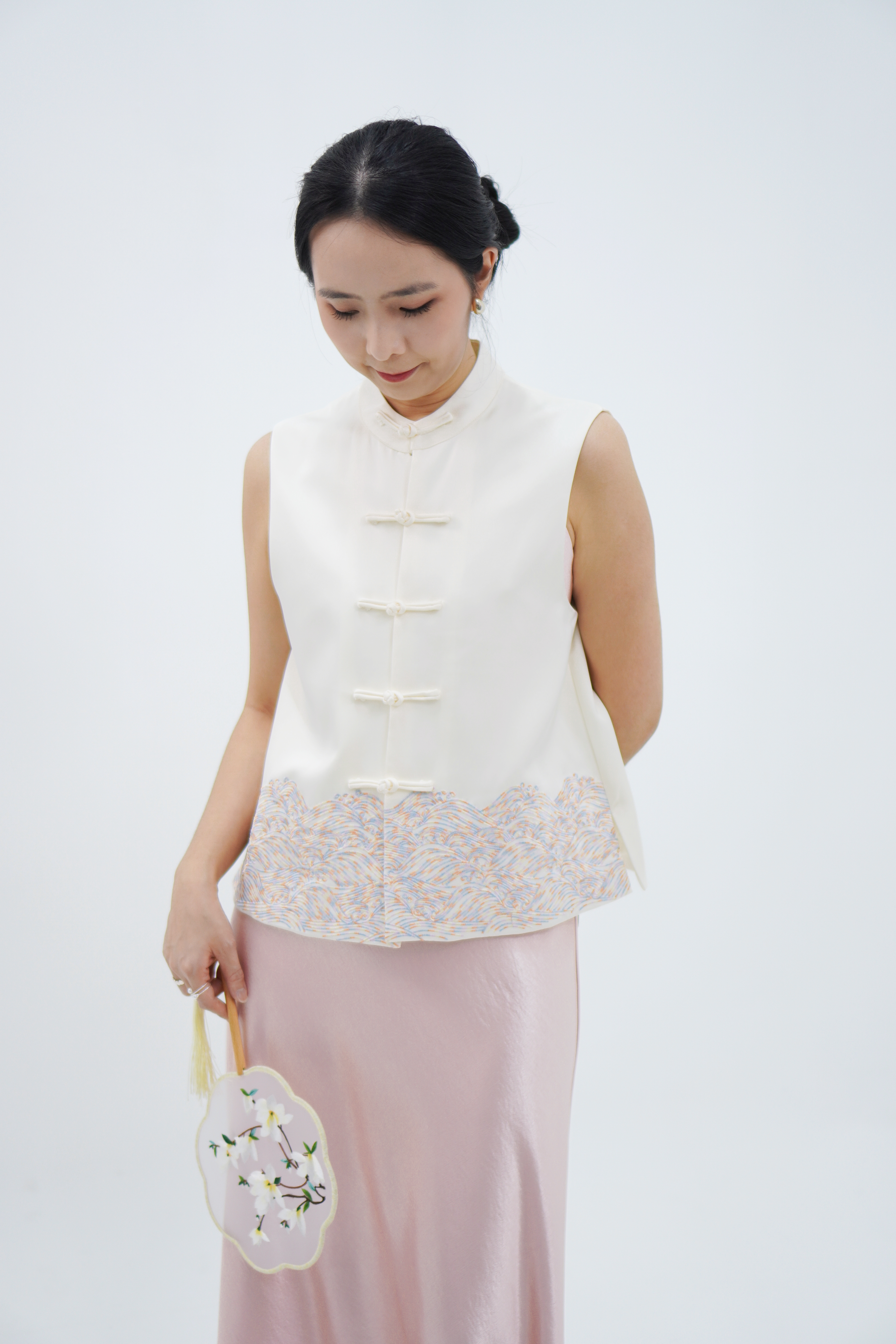 醋酸刺绣新中式马甲 Embroidered Oriental Vest