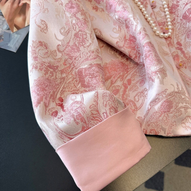 B134(0133) 新中式唐装巴洛克花纹提花桃心领前排珠子粉外套上衣