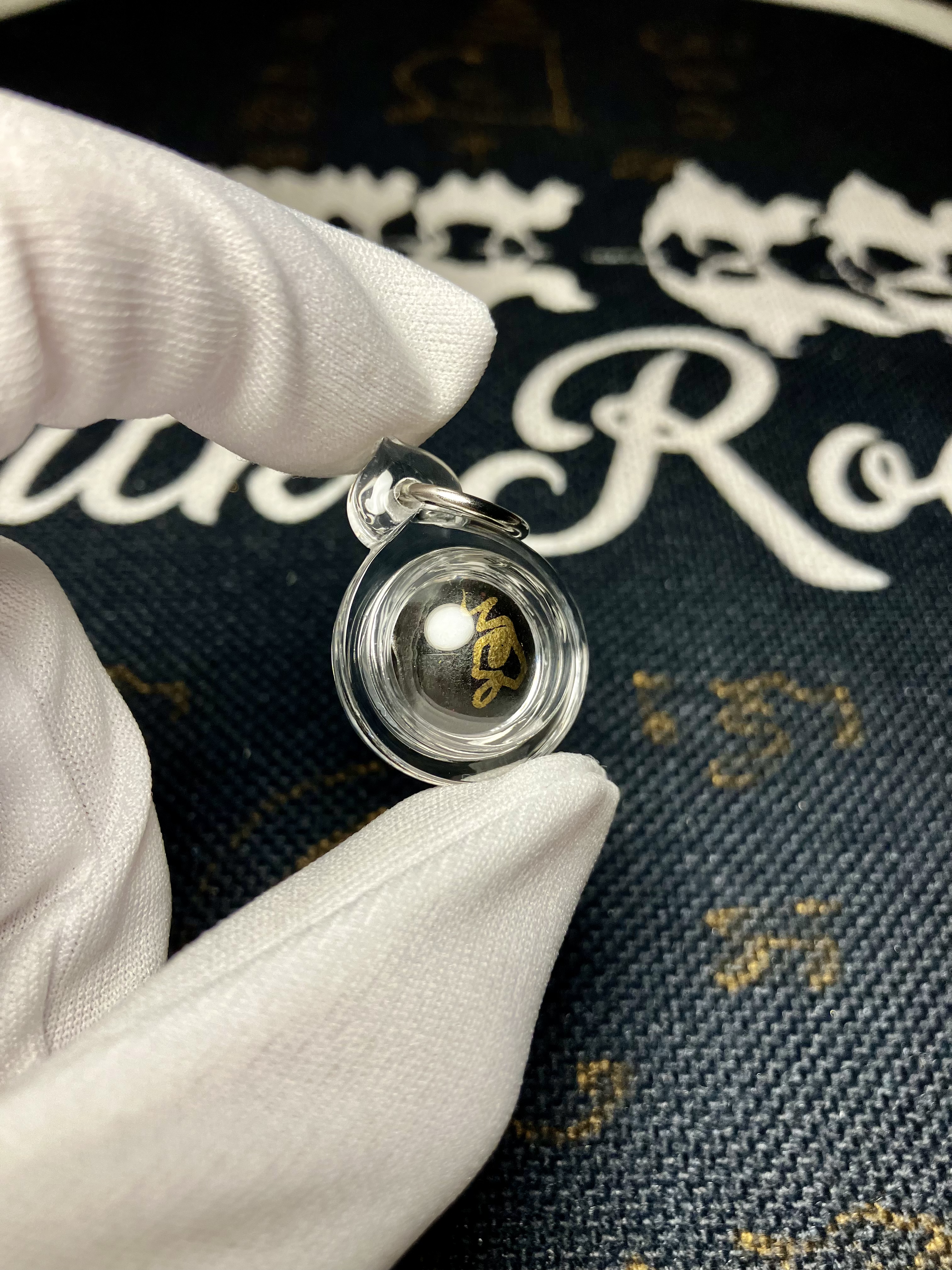 龍婆披贊 佛曆2568 戰勝佛符珠 僅製300粒｜附師父親手寫符｜光學級高透防水殼