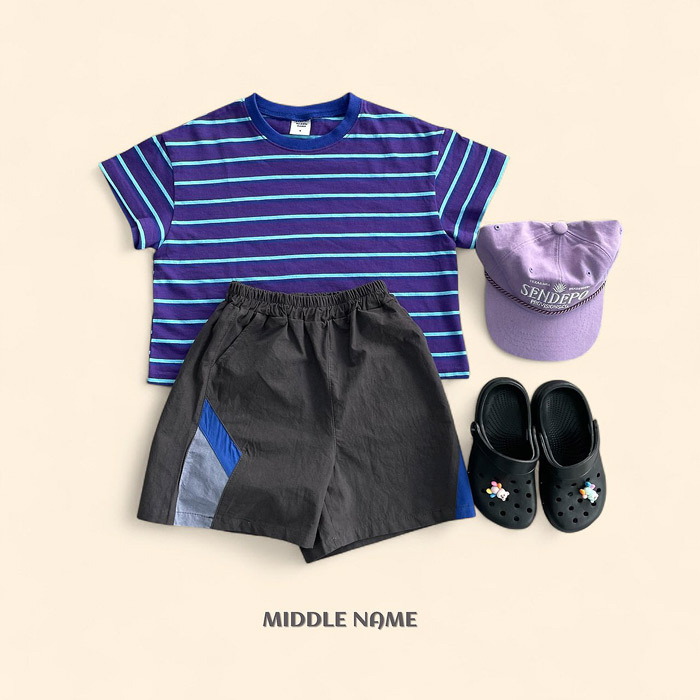 🇰🇷middle name tee