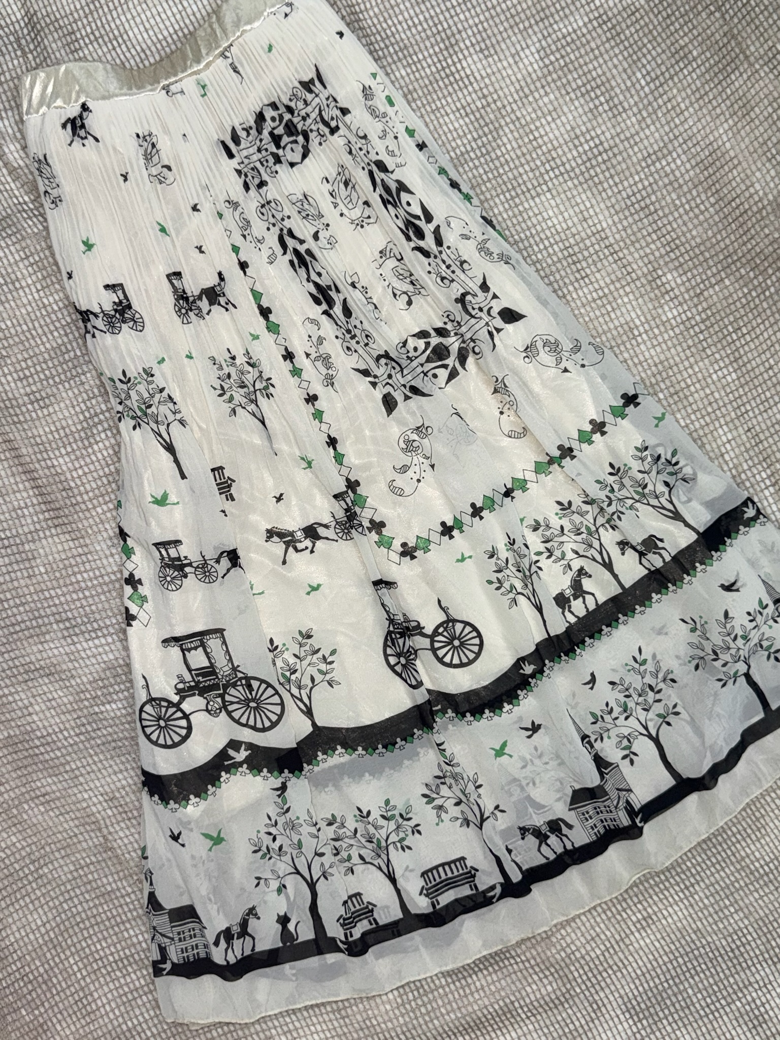 White Antique Carriage Pleated Skirt