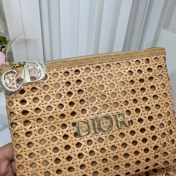 DIOR 2026夏季新款竹編手拿包