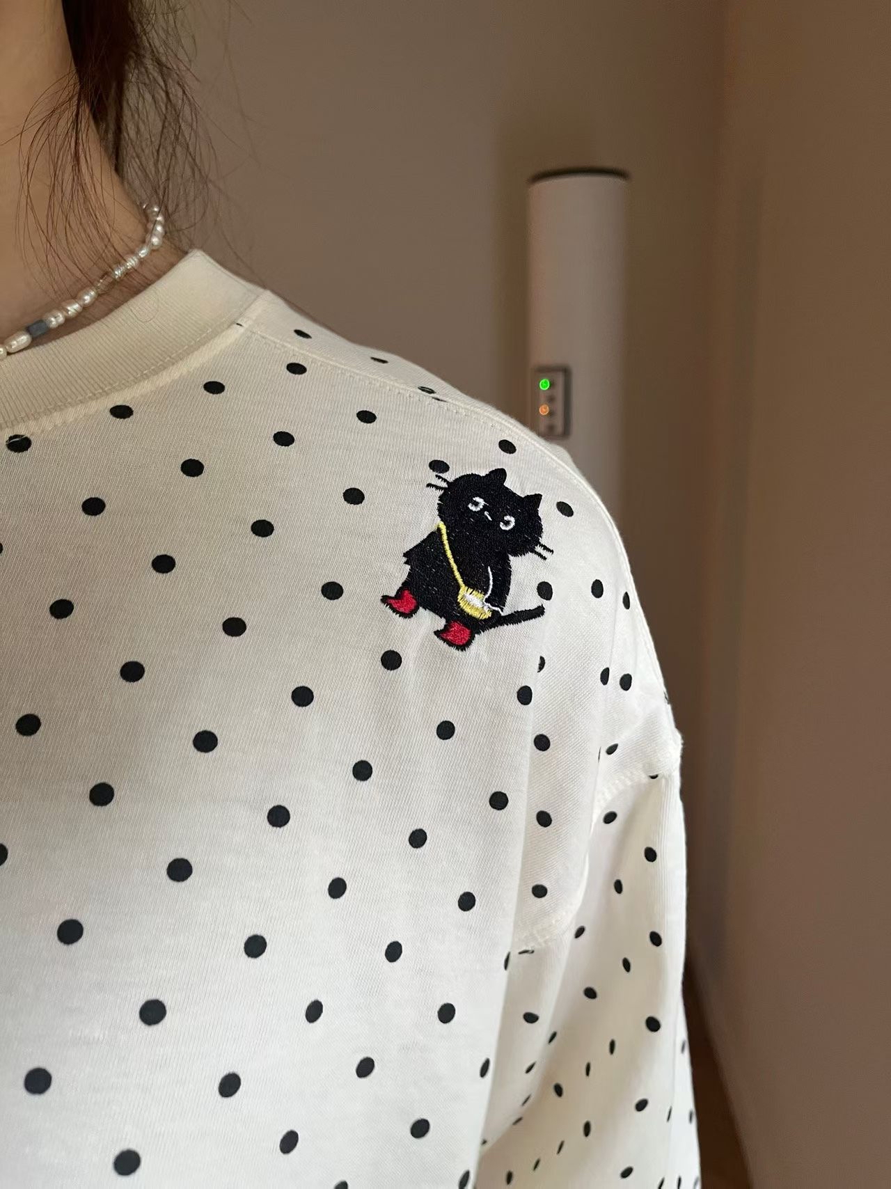 捲邊波點刺繡貓Tee