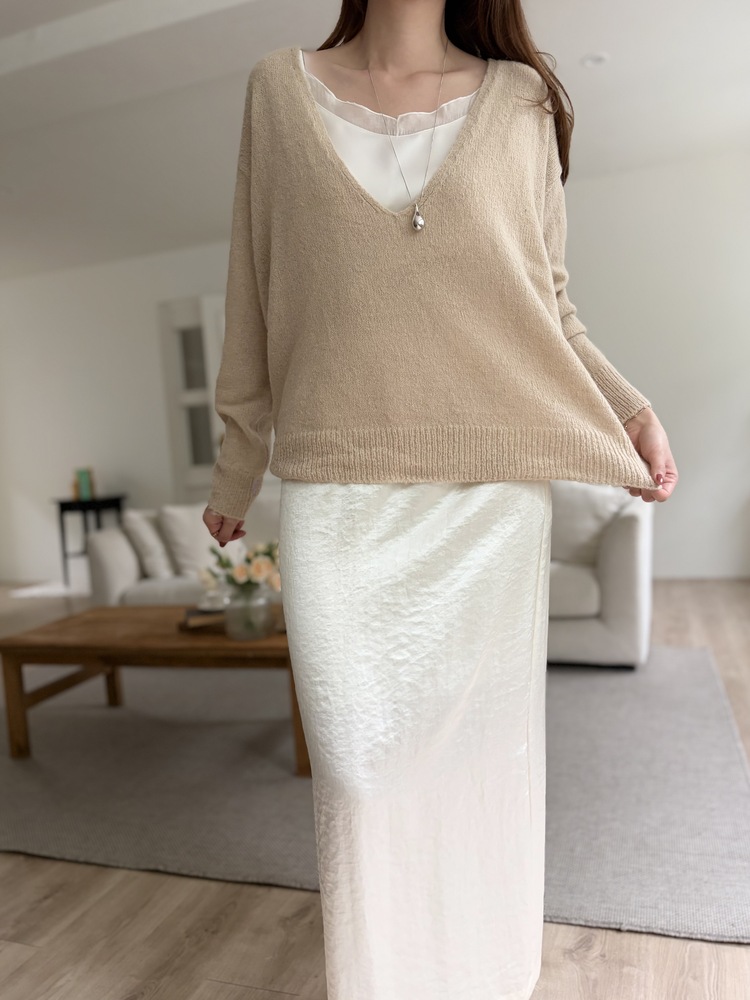 Low-cut Alpaca Knit Sweater (Beige)