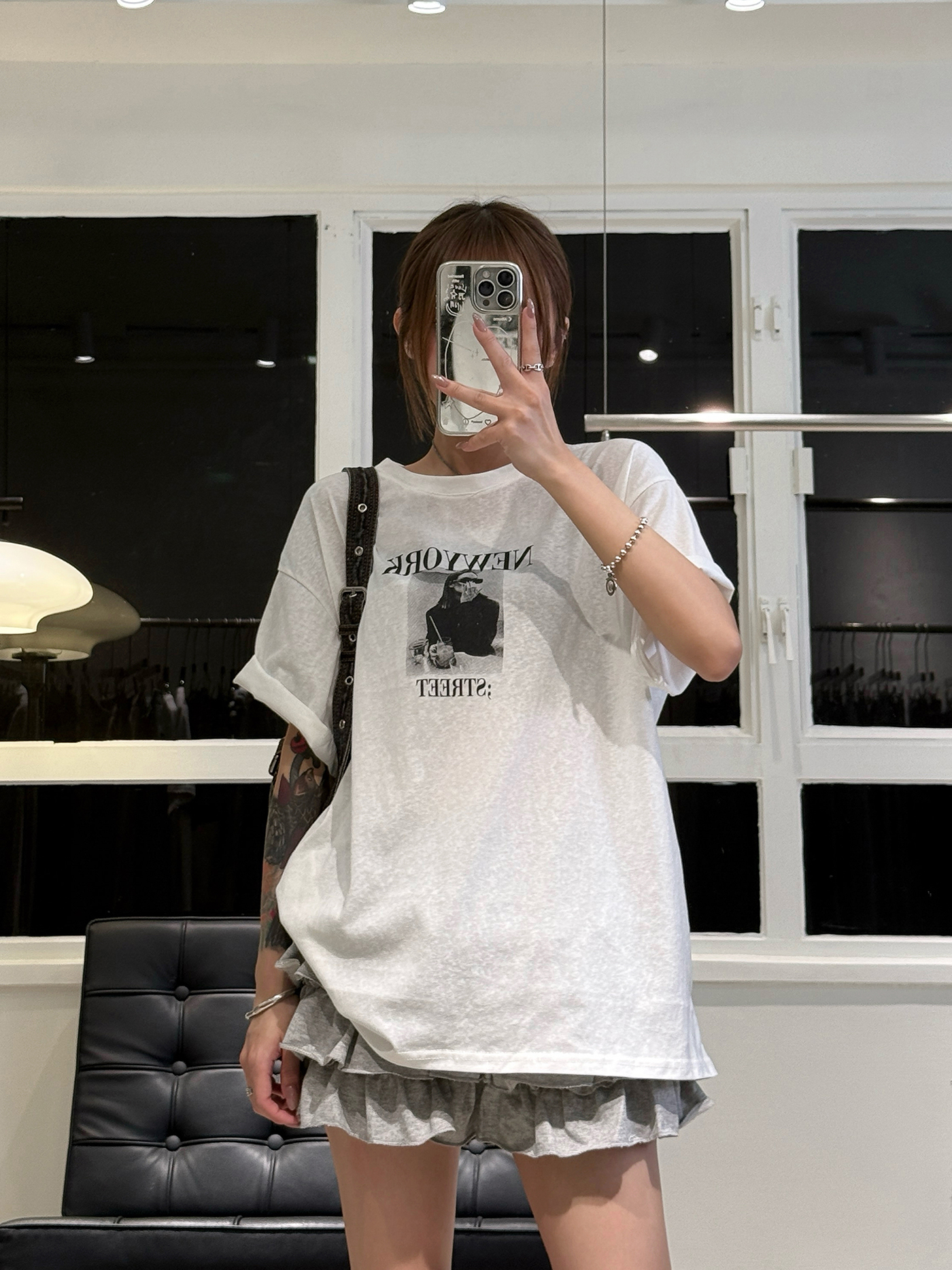 𝐍𝐞𝐰 𝐲𝐨𝐫𝐤 𝐠𝐫𝐚𝐩𝐡𝐢𝐜 𝐨𝐯𝐞𝐫𝐬𝐢𝐳𝐞𝐝 𝐭𝐞𝐞