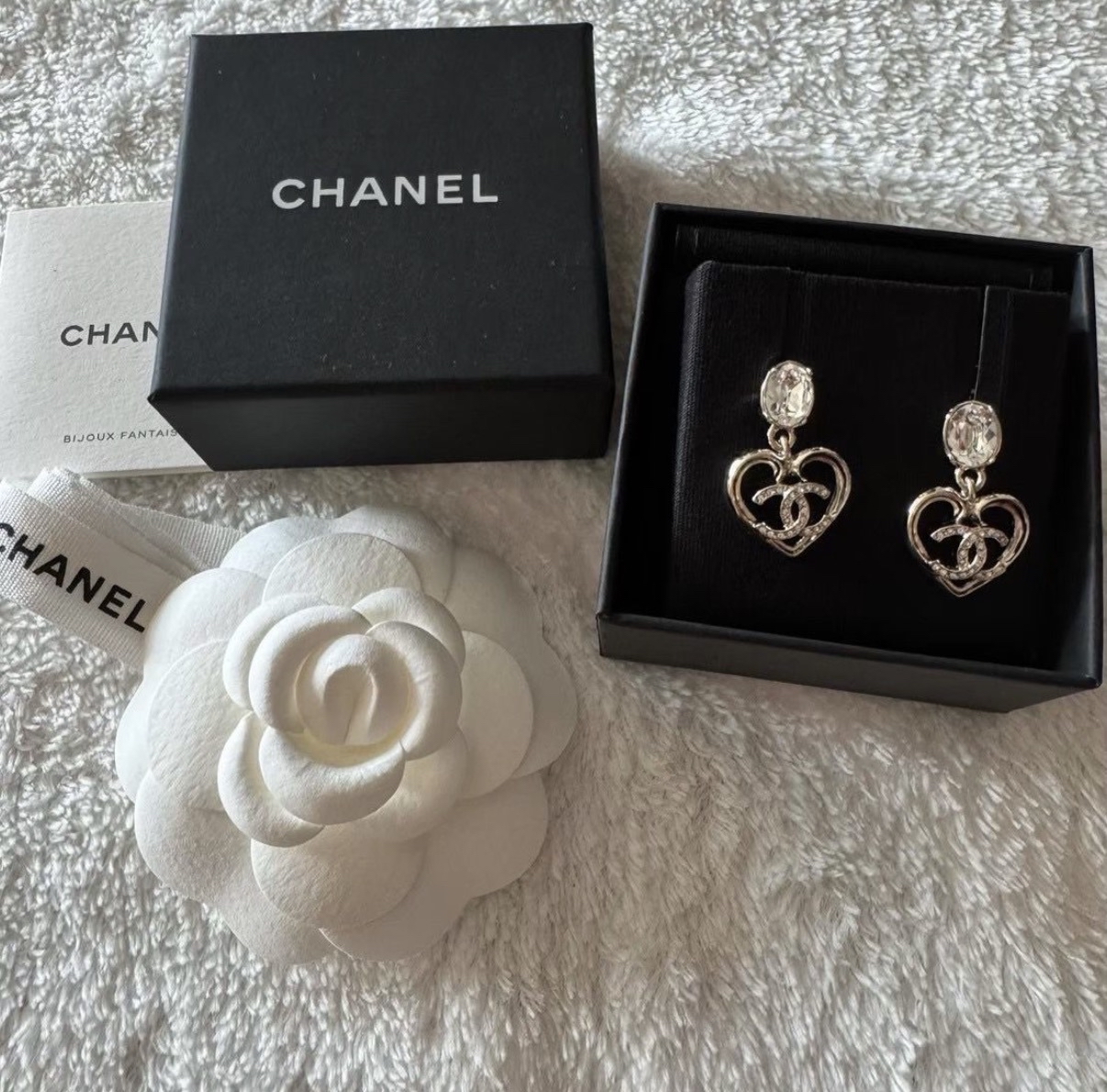 Chanel 吊款心心 閃石CC Logo 耳環 