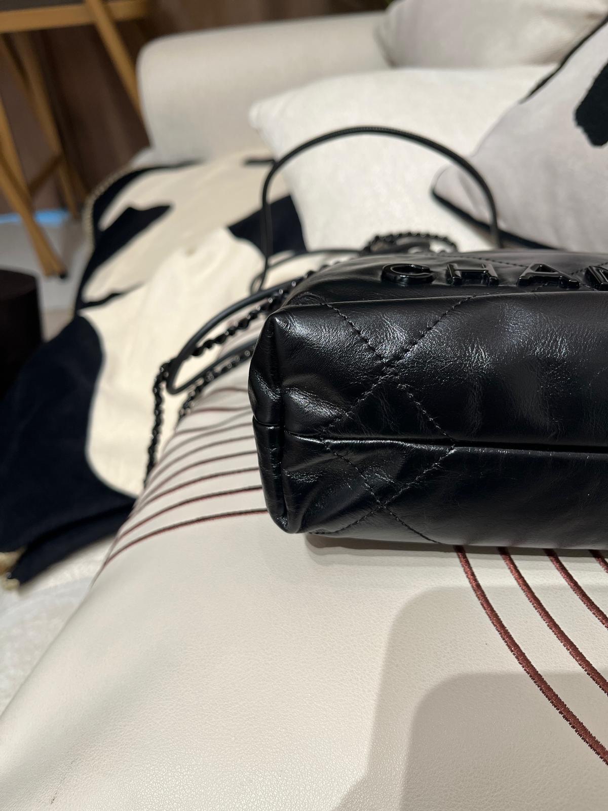 Chanel 22 mini so black calfskin  100%Authentic ,95%new ✅chip✅dust bag✅box
