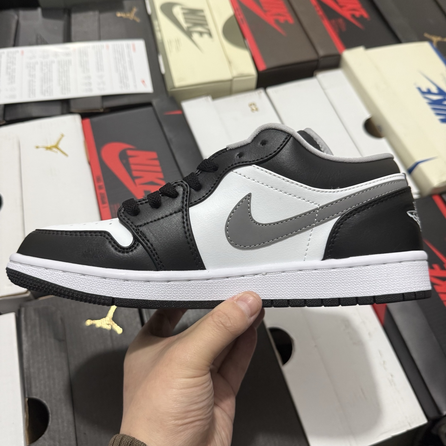 Nike Jordan 1 Low Black Light Smoke Grey Gym Red 553558-040