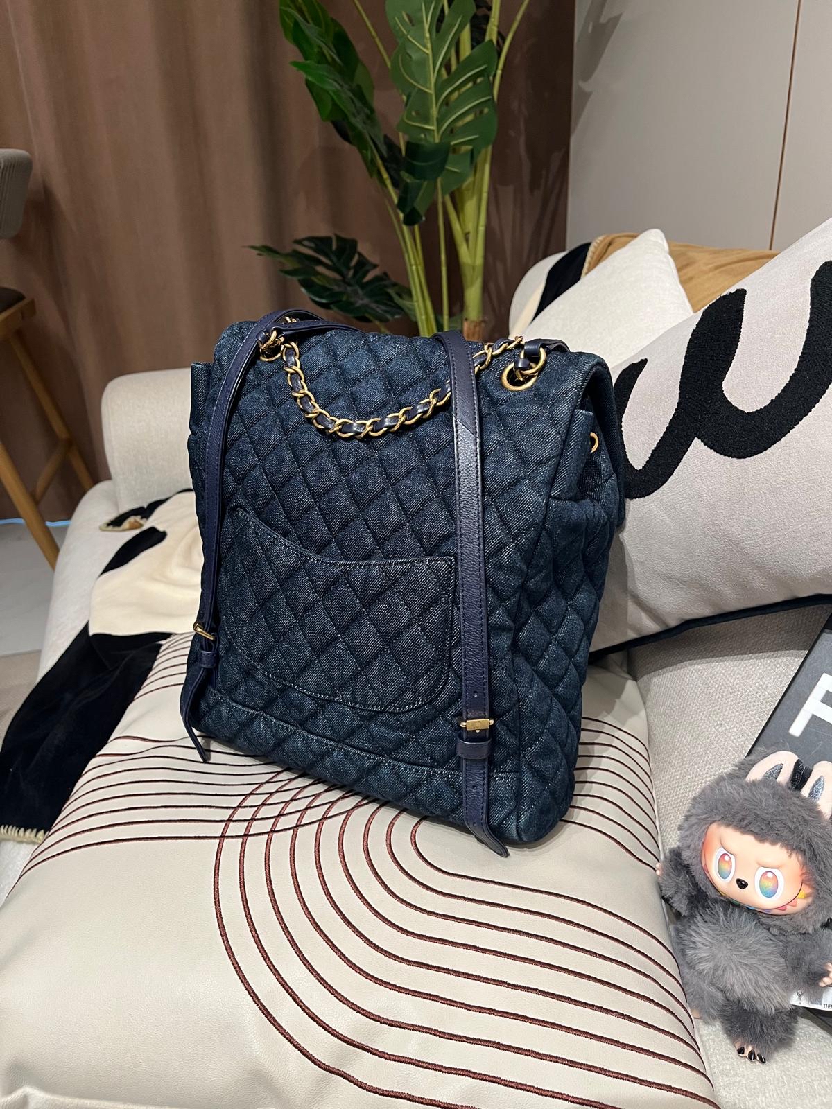 Chanel Classic Backpack Denim 100%Authentic, 95%New ✅貼✅Dust bag