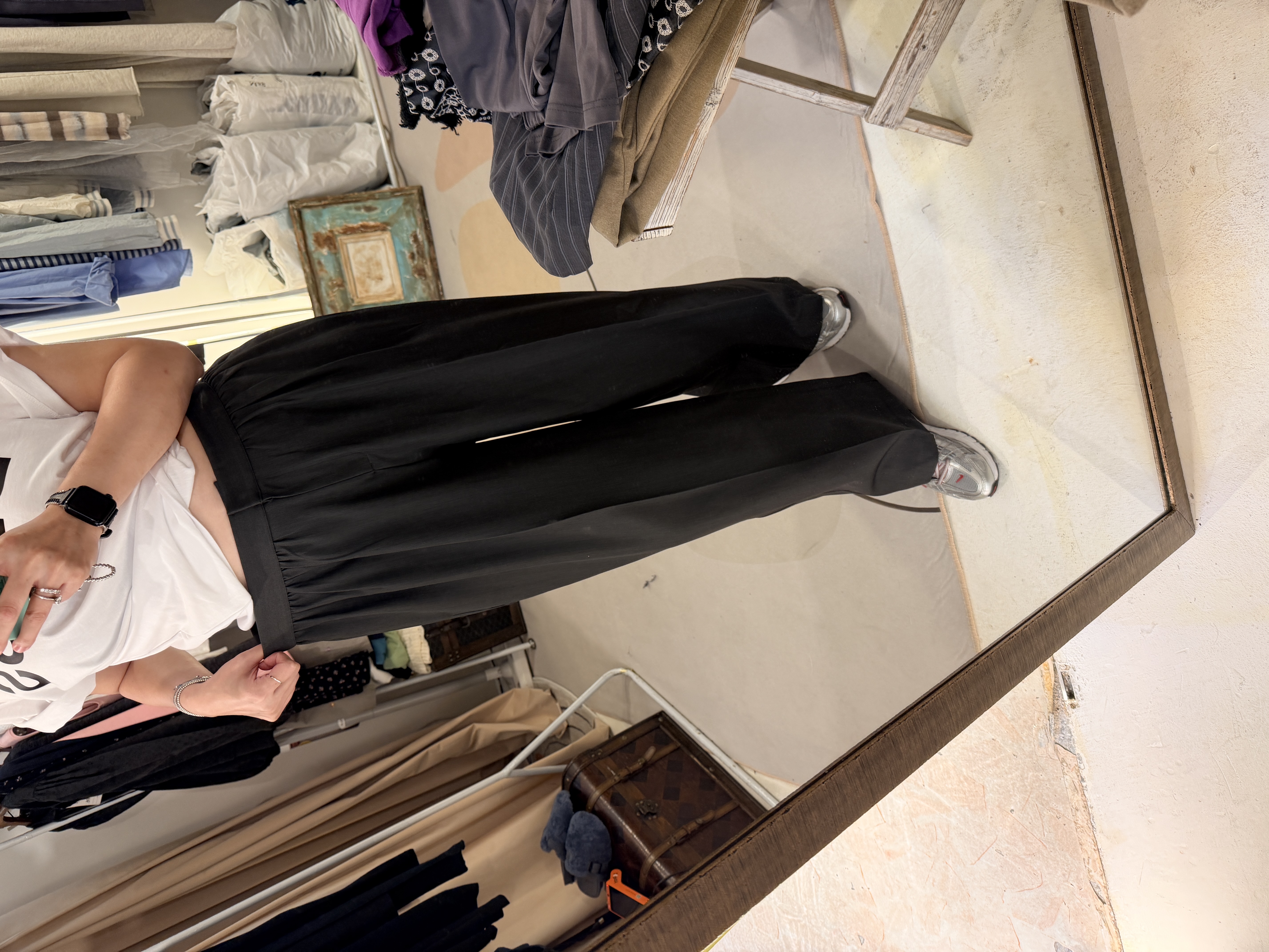 Loose cutting pants