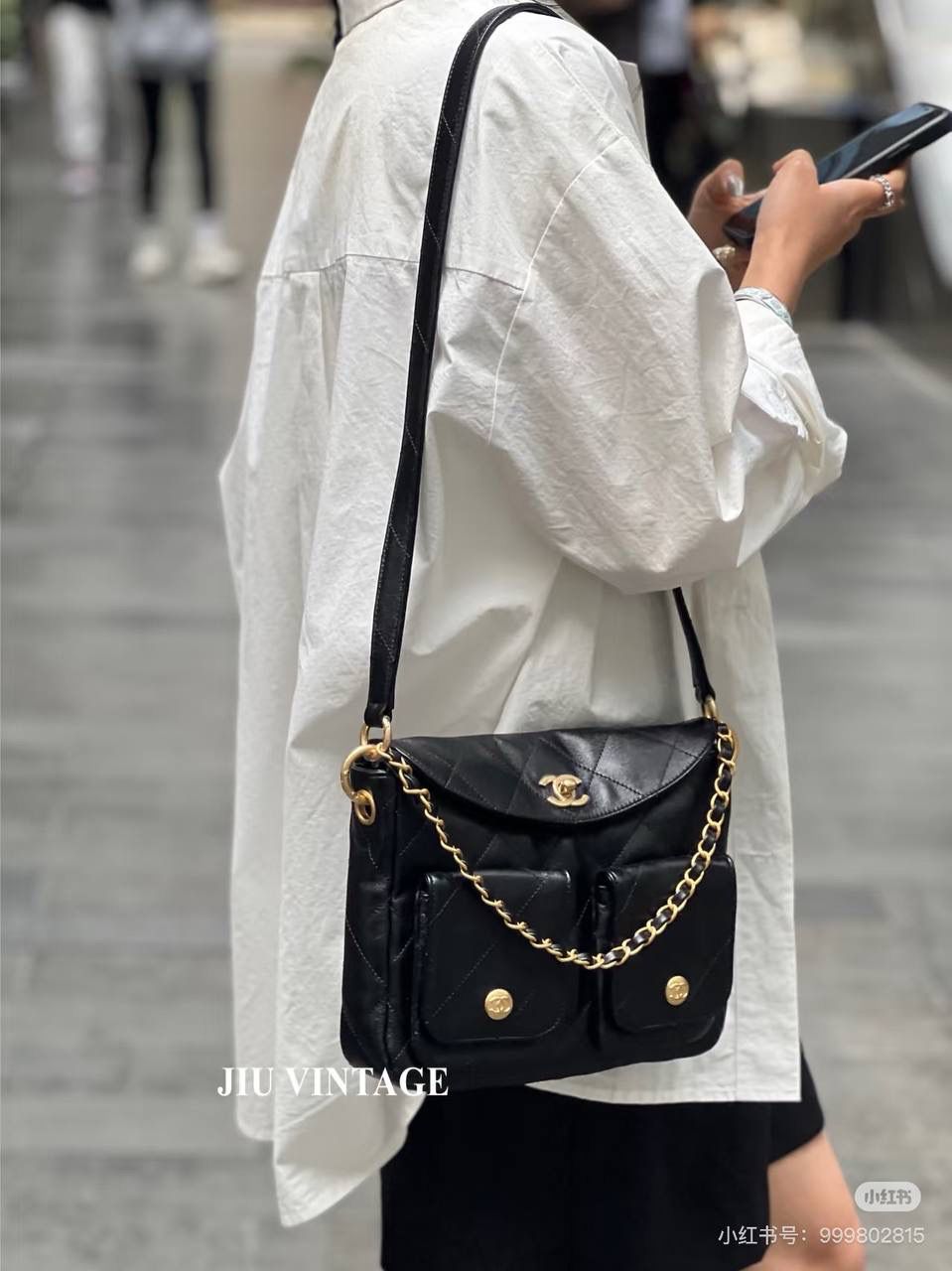 24P邮差Hobo大號鑒定版 👜 一包一碼 支持全球鑒定查驗身份證原廠專G Bonaudo原廠皮料過關清單資料可査詢 24P郵差/嬉皮包可以說是這一季的黑馬了，以其簡約而不失奢華的設計，融入復古學院風，展現出獨特的時尚魅力 五金：全銅復古鎏金 皮料：Bonaudo原廠小牛皮 尺寸大号：30*21.5*5cm 小号：24.5*19*5cm