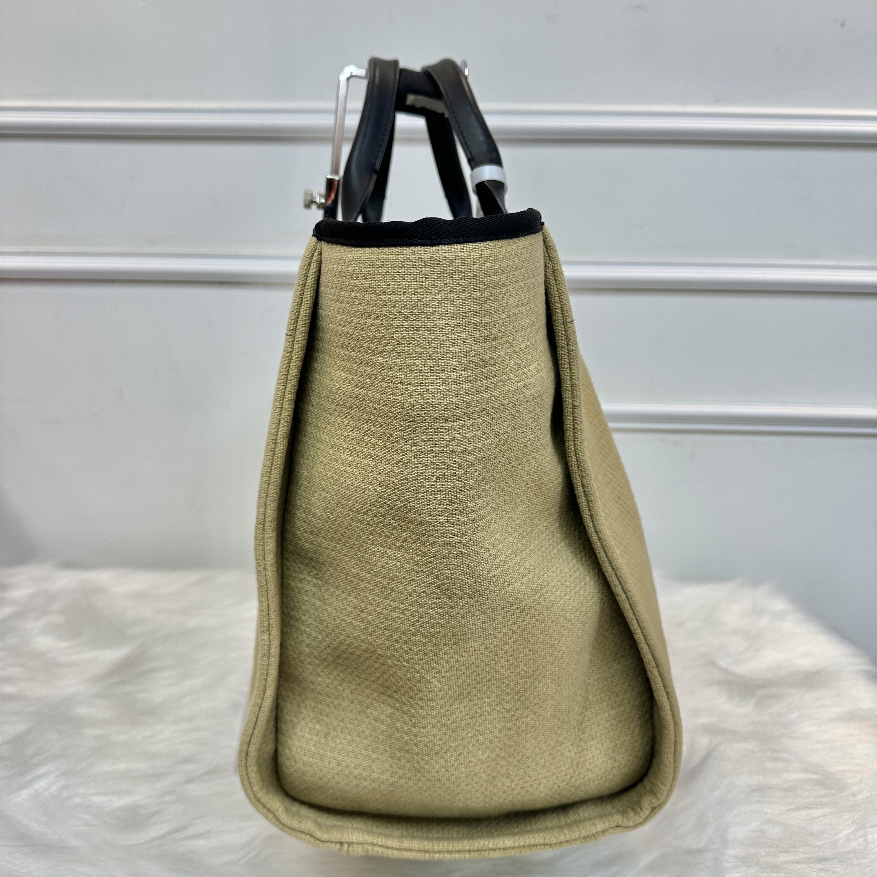 卡其色拼黑色大容量旅行必備Chanel沙灘袋