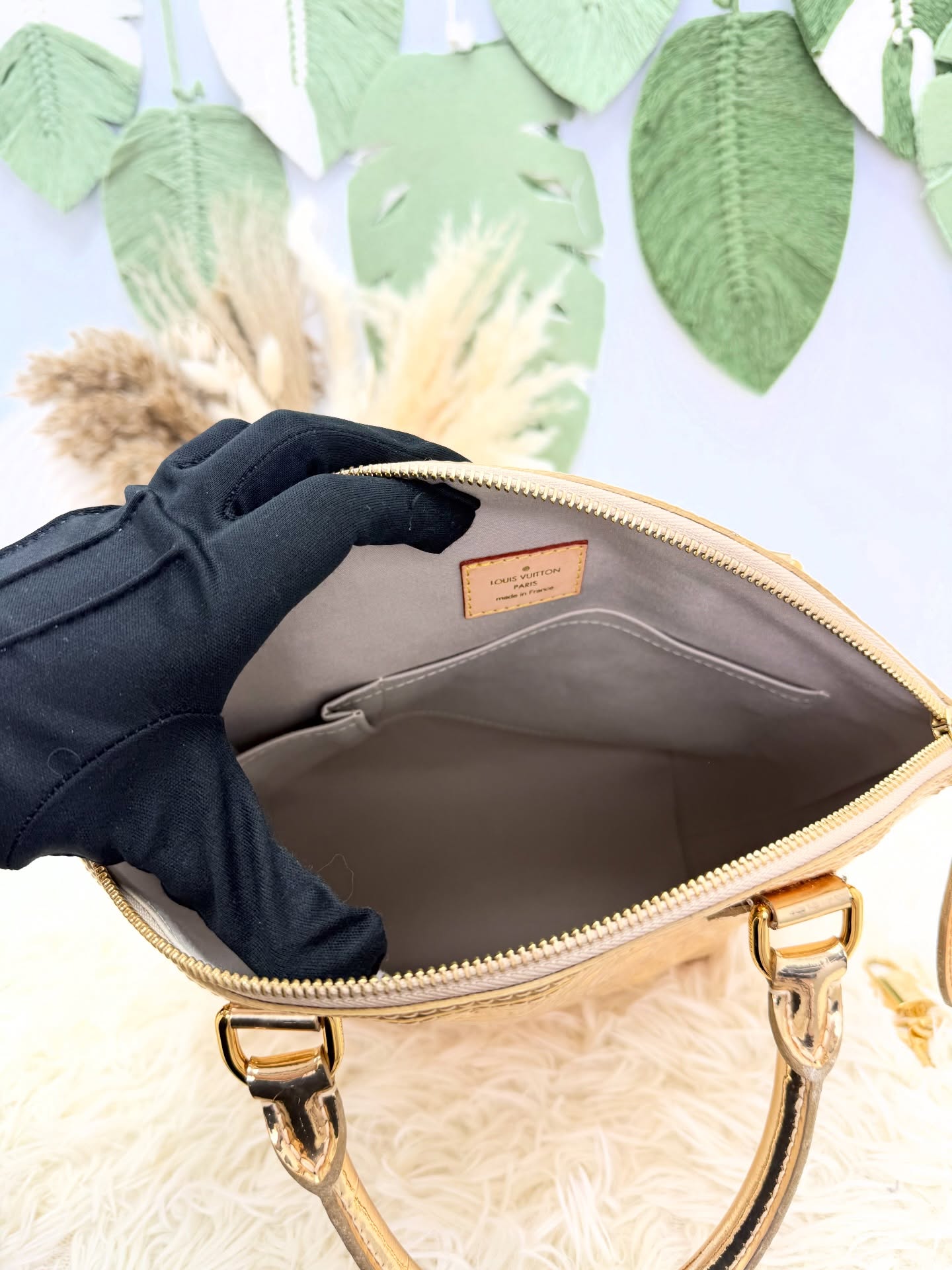 LV👜 PRE OWNED 🛍️金色漆皮手提包💛💫