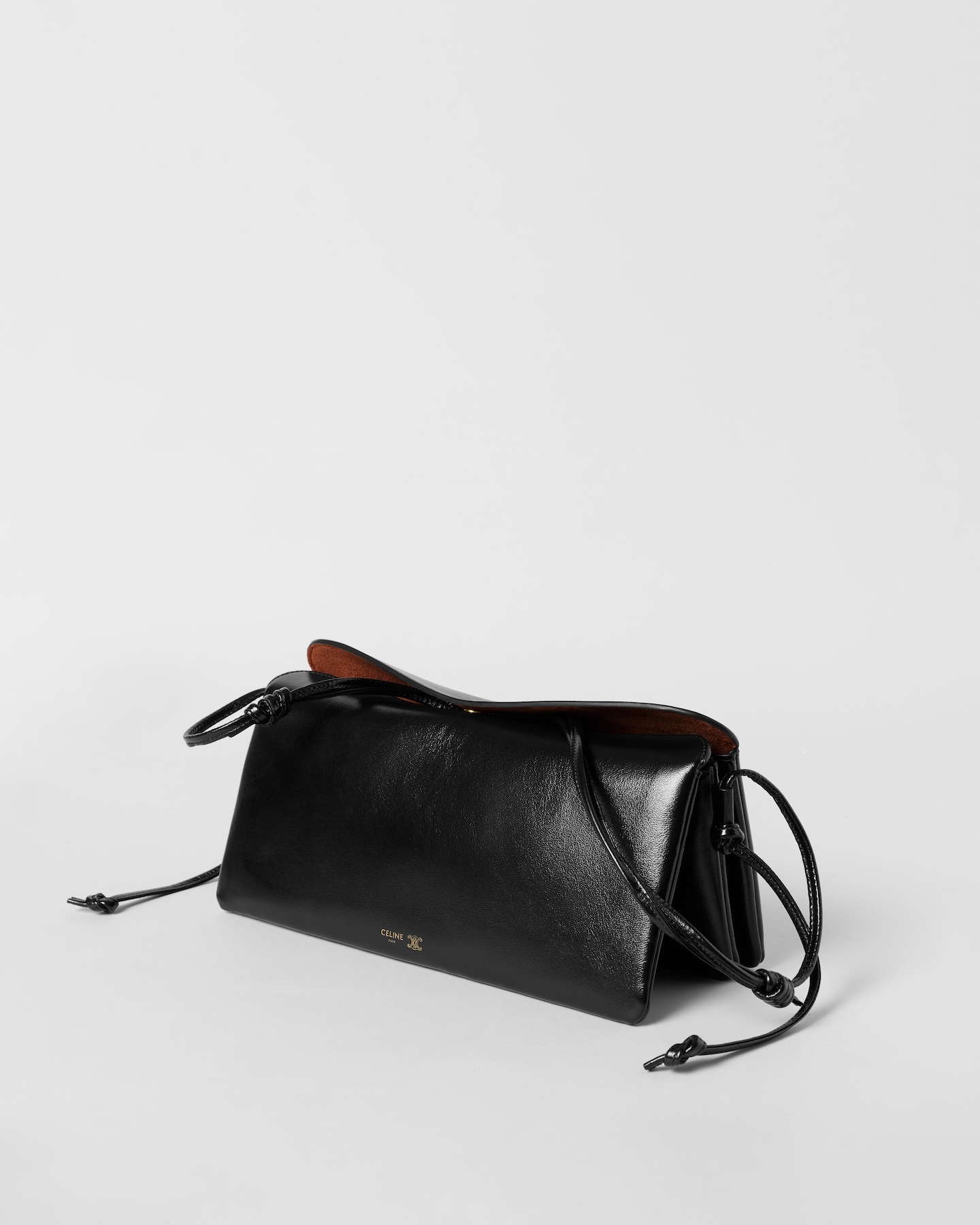 限時優惠✨新款🆕訂貨🍒Celine橫版side to side trio bag  容量更高，小小燙金logo✨光澤感羊皮 Size 29.5x13x3.5cm