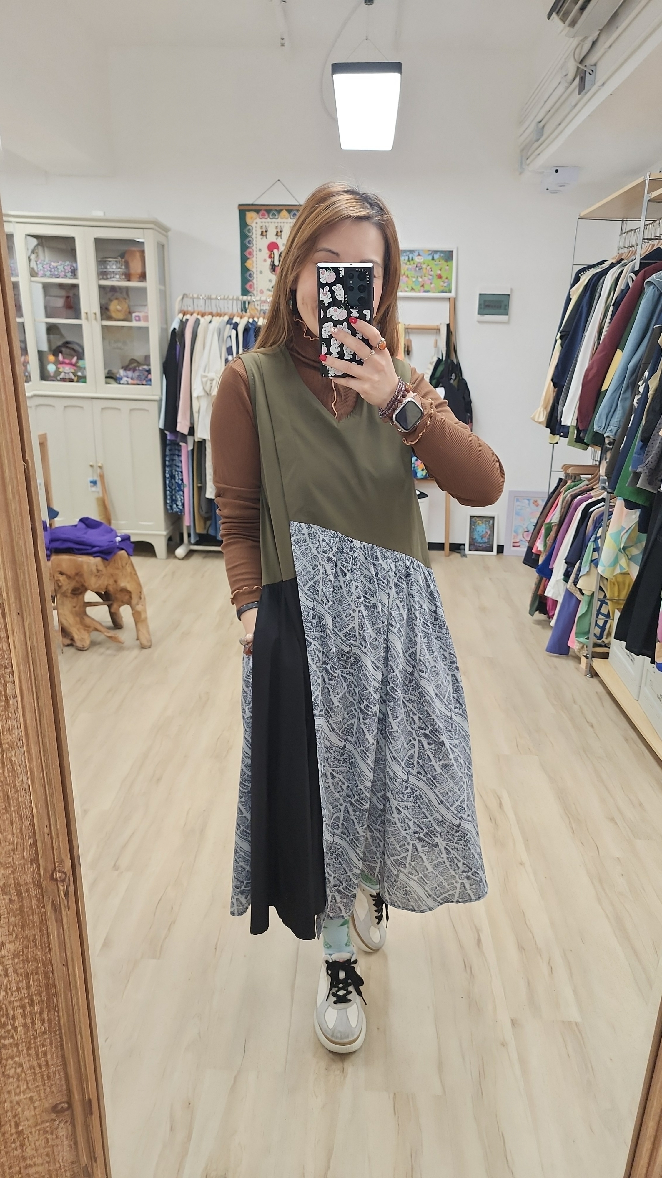 日牌拼布爽滑料V領背心裙