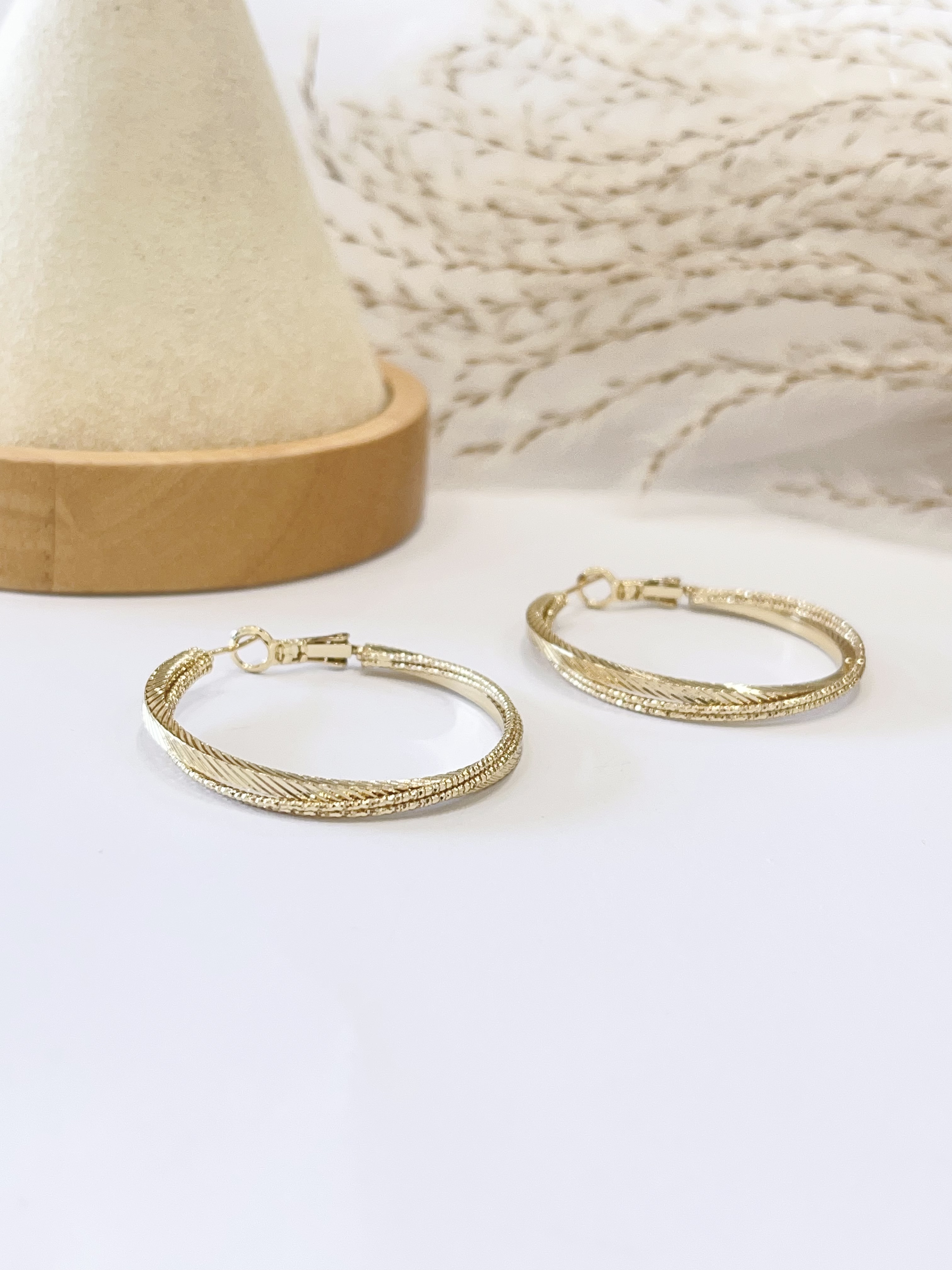 双形线条纹路耳环