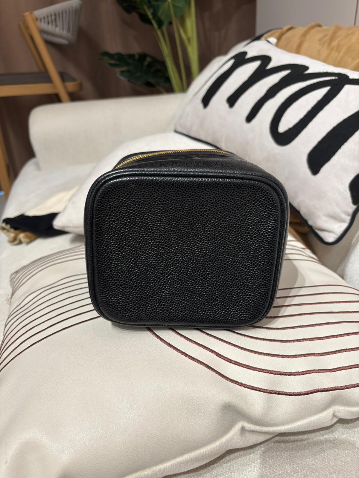 Chanel vanity Vintage 魚子醬牛皮金鏈中古化妝箱 100%Authentic ,95%new ✅7*CARD貼