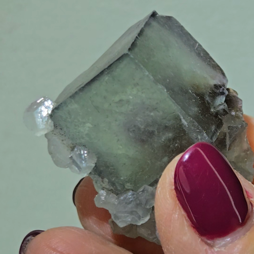 Enhydro cubic fluorite with moving bubble - FL229