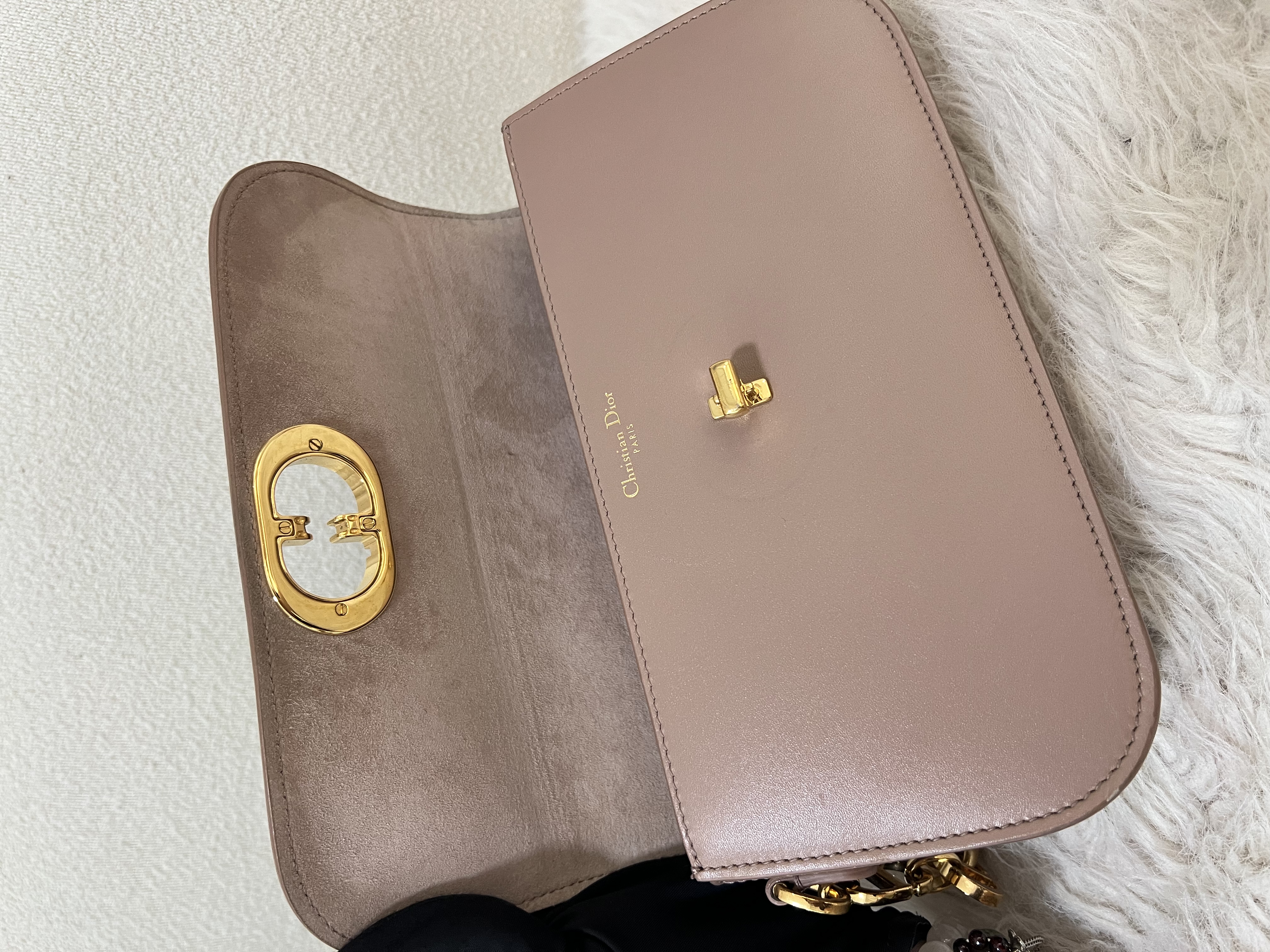 Pre-owned Christian Dior Small 30 Montaigne Avenue Bag/ Product Code: 26022005