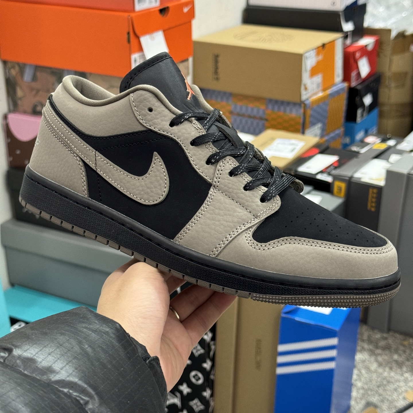 Nike Air Jordan 1 Low SE "Olive Grey" IB7109-005 