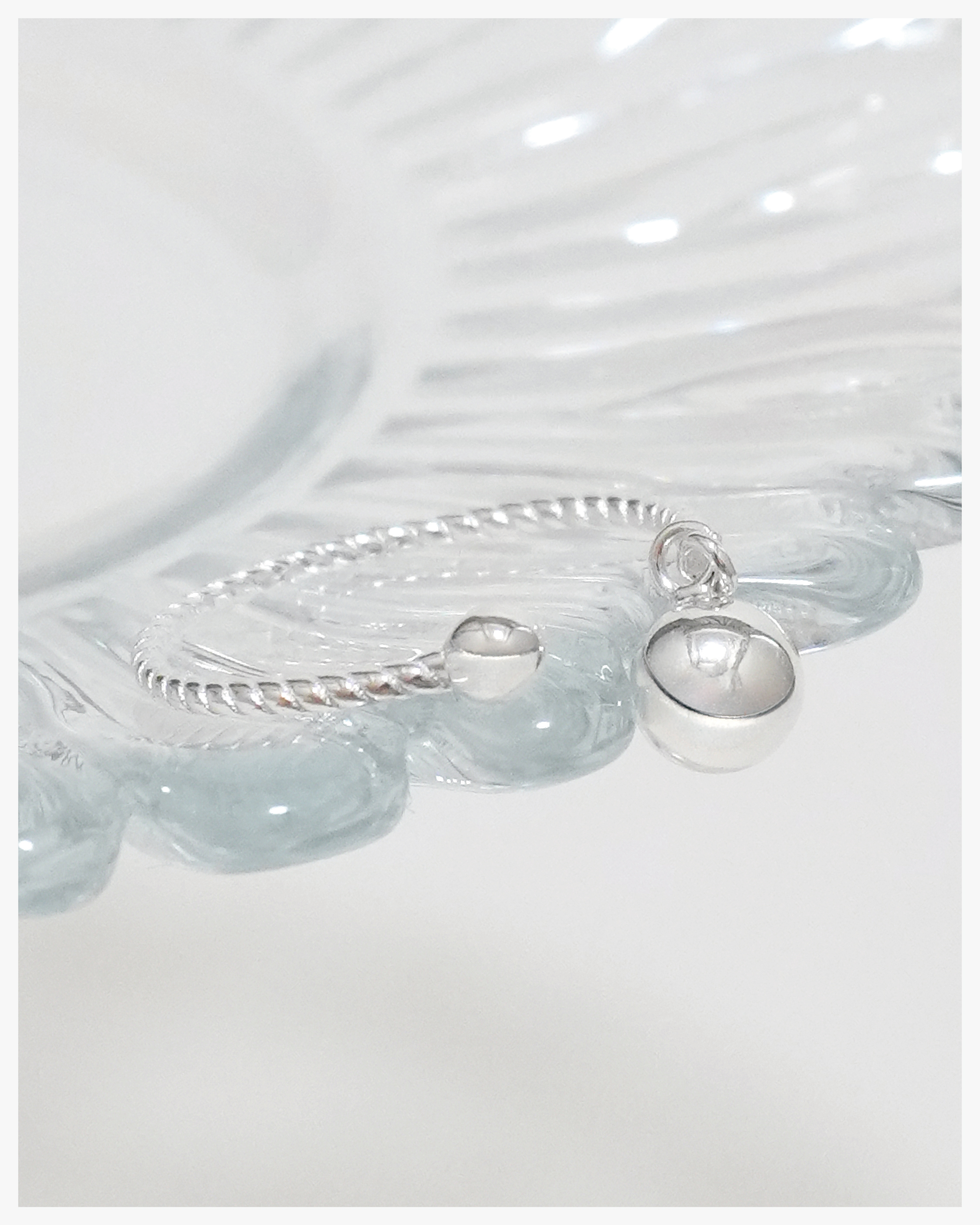 Soft Landing Dangle Ring