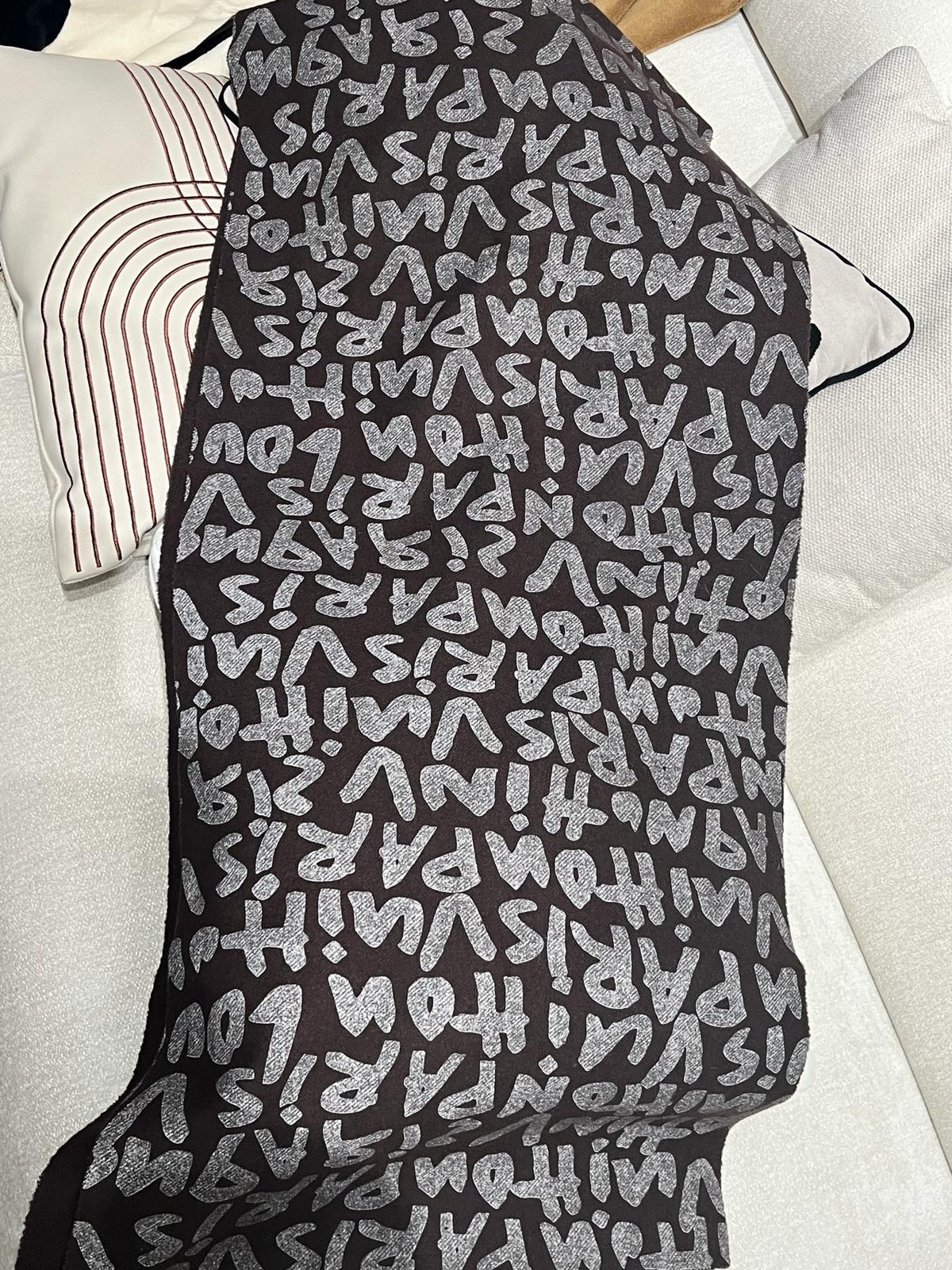 LV Scarf 羊毛頸巾 100%Authentic, 98%New ✅Box