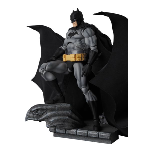 MAFEX Hush Batman Black