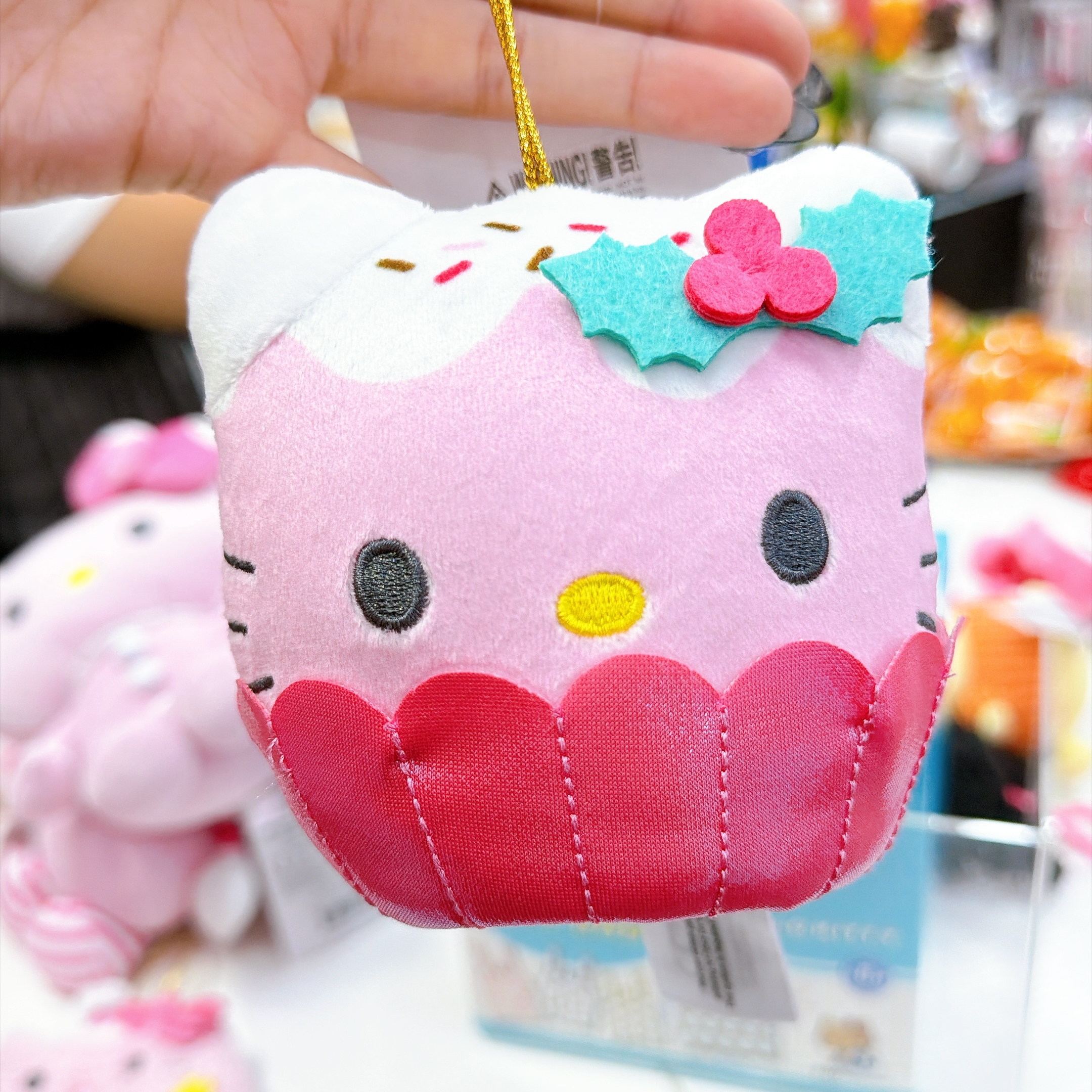 原裝行貨 Kitty粉紅聖誕節系列公仔掛飾